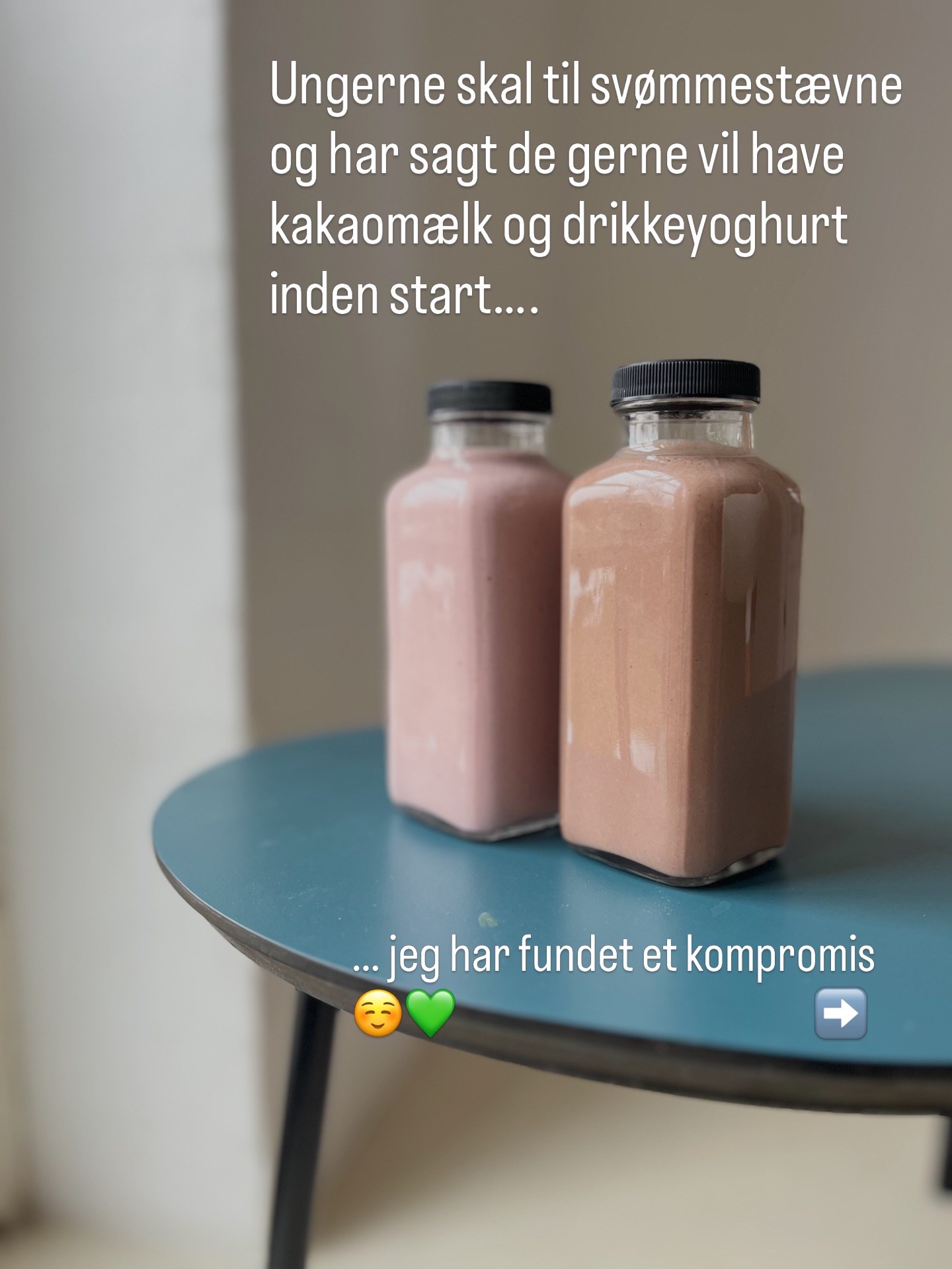 God energi kommer bedst når kroppen har alt den skal bruge af byggesten for at denne det. Spoiler: der skal mere end bare sukker til 🙃
Her er to eksempler på eftermiddags snacks til ungerne inden svømning. Jeg kan love dig at de er blevet lækre!