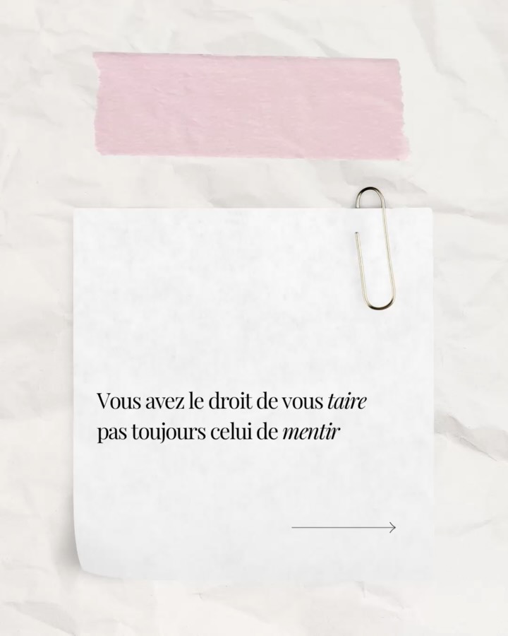 Mentir à la police.
Est-ce réellement interdit ?
En Belgique, toute personne suspectée dispose du droit absolu de garder le silence.
Elle peut refuser de répondre, ne rien déclarer, ou contester les faits.
Ce droit découle notamment du principe selon lequel nul ne peut être contraint de contribuer à sa propre incrimination (article 6 CEDH).
Mais il existe une différence essentielle entre se taire et fabriquer.
Accuser sciemment une personne innocente peut constituer une dénonciation calomnieuse.
Créer un faux document ou un faux alibi relève du faux et de l’usage de faux.
Un témoin qui ment sous serment commet un faux témoignage, passible en matière correctionnelle de 6 mois à 5 ans d’emprisonnement.
Se défendre est un droit.
Créer une infraction supplémentaire ne l’est pas.
En pratique, la frontière est technique et parfois plus étroite qu’on ne l’imagine.
Besoin d’un avis juridique sur votre situation ? Contactez-nous.#droitpenal #avocatpenaliste #procedurespenales #droitbelge #peutonallerenprison