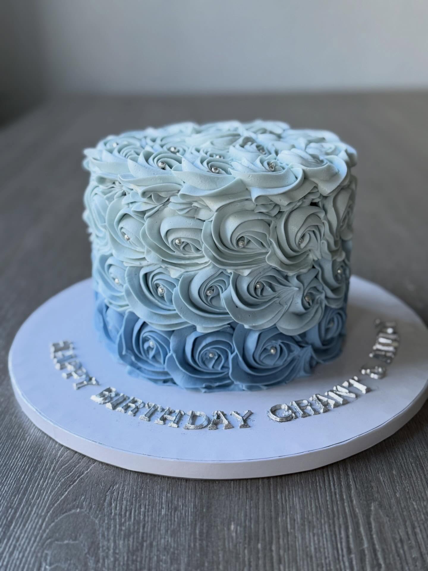 ๐๐Classic rosette buttercream birthday cake๐๐