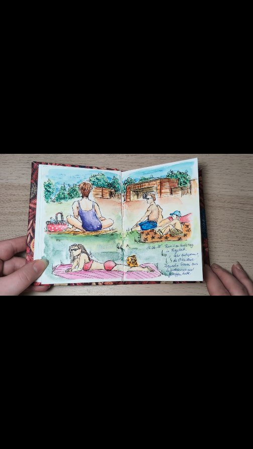 Dieses kleine Skizzenbuch habe ich letzten Sommer unterwegs gefüllt. OK, ein paar hab ich von Elias auch im Bett gemacht.
Ich freue mich, dieses Jahr wieder durchzustarten mit der Outdoorkunst. Malt/zeichnet ihr nur zu Hause, oder ebenfalls unterwegs?
#sketchbook #sketchbooktour #urbansketch #traveljournals #myownartology