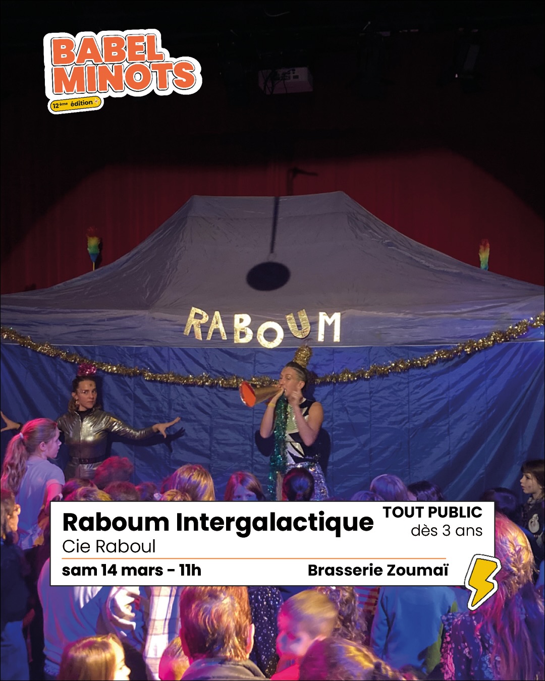 Raboum 🥳
Cie Raboul
Une grande Raboum intergalactique, on appelle au voyage imaginaire en créant des costumes à partir de pas grand chose pour être ensemble dans les préparatifs d’une aventure. On explore le corps et on le laisse aller au travers de scénarios absurdes et rigolos durant notre voyage intergalactique. Toutes ces étapes mènent à un espace de fête déjanté, sécurisant, sans jugement où les Raboulettes, les parents et les enfants jouent ensemble.
📆 samedi 14 mars à 11h au @brasserie_zoumai