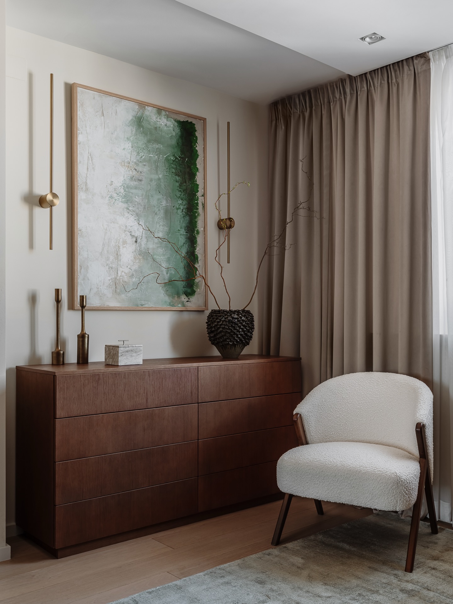 We designed this penthouse to feel calm and elegant: warm natural materials and tones, modern elegance, and wooden accents that make this space both inviting and refined ✨
www.sfdesigninteriors.com
📩office@sfdesign.at
📍Bösendorferstrasse 4, Vienna
#interiordesignvienna #interiordesignwien #interiordesign #interiordesigner #interiorlovers