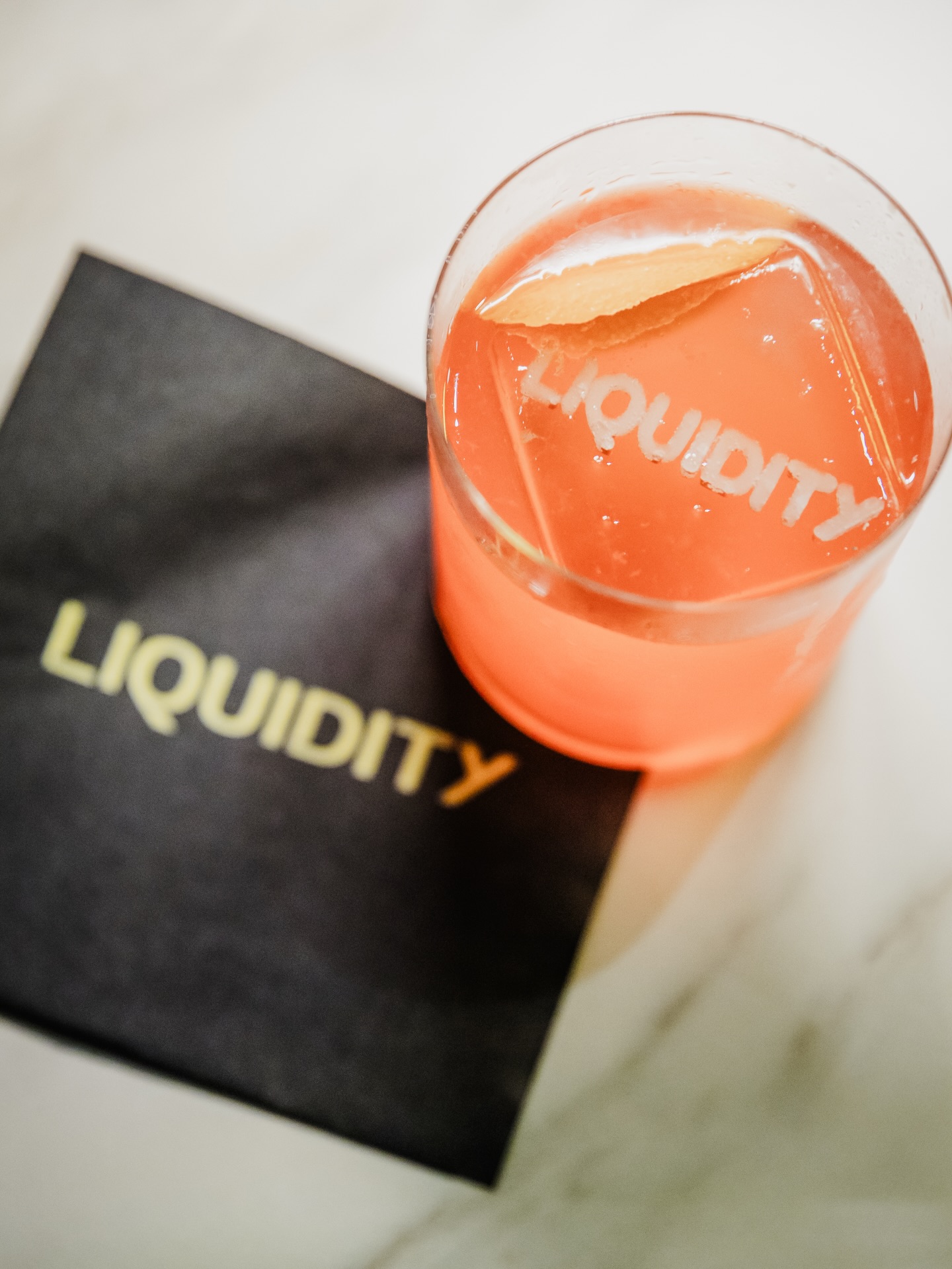 לפני שבועיים צילמתי ארוע לחברת Liquidity ב־De Facto TLV, שהפגיש יזמים, משקיעים ובכירים מהאקוסיסטם הטכנולוגי של תל אביב. שיחות עומק על חדשנות וצמיחה, לצד קוקטיילים מדויקים ואוכל מעולה - כי חיבורים טובים קורים גם מעל כוס דרינק 💫🍸
כיף לתעד רגעים שבהם רעיונות ואנשים נפגשים 🙋🏻♀️❤️📸 @liquidity #צילוםארועיחברה #צילוםאירועים #brandmagnet_ii