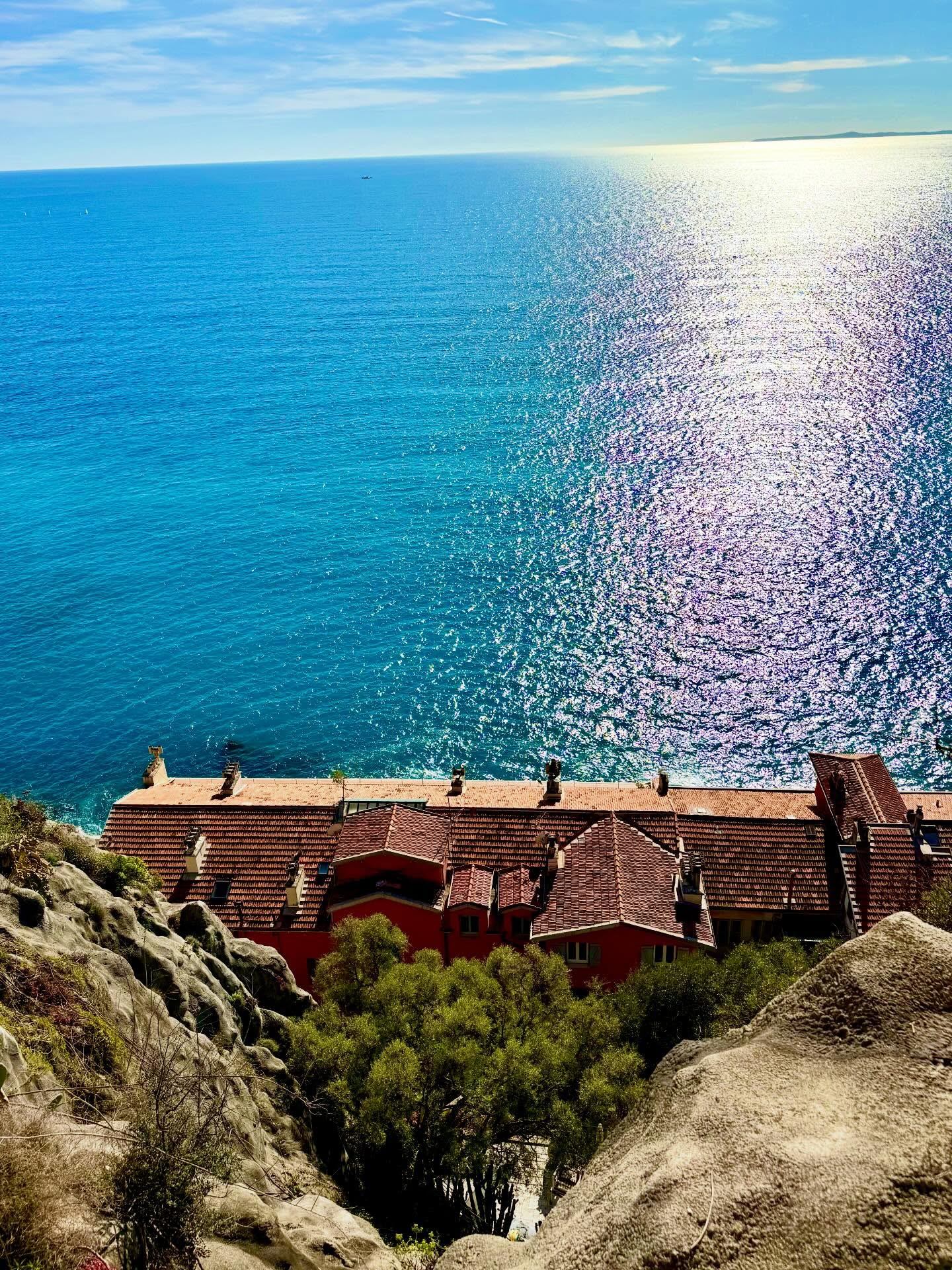 View from Castle Hill…never gets old #nicefranceriviera #nicefrance🇫🇷 #cotedazurfrance☀️ #travelbloggers #retireandtravel