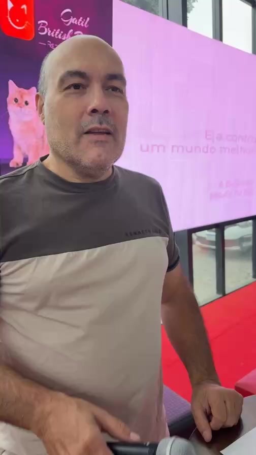 🔴📹 A médica veterinária Adriana Lopes explica como funciona a doação de sangue entre felinos, incluindo a logística do processo, a importância do ato, e aborda a questão da segurança para os animais. Confira mais sobre o tema aqui @projetopetdoador
😻