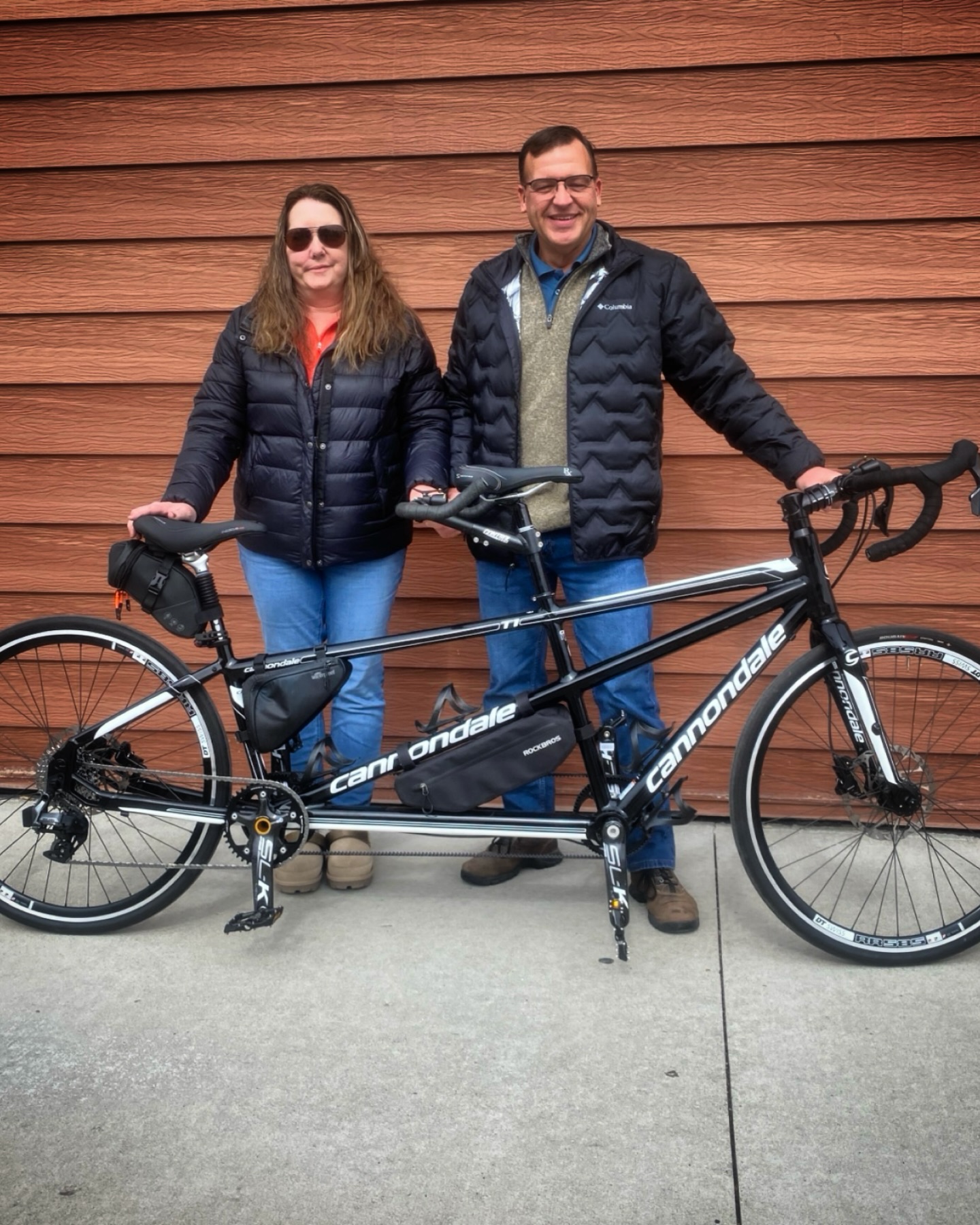 Happy Friday! Check out this fun little project we just wrapped up. This fun couple was tired of sluggish mechanical shifting and weak cable pull brakes on their @cannondaleroad tandem, so we gave them a nice little upgrade! This tandem now shifts effortlessly with wireless @sramroad Rival XPLR AXS and stops on a dime with hydraulic brakes. Something tricky we have to do every now and then is convert the stock flat mount brake calipers to post mount calipers. This was one of those occasions. And yes, they make aftermarket adapters to make flat mount calipers fit on a post mount bike, but with the weight and speeds of a tandem paired with oversized rotors, a full caliper conversion is the way to go!
.
#sugarbottombikes #tandembike #cannondaletandem