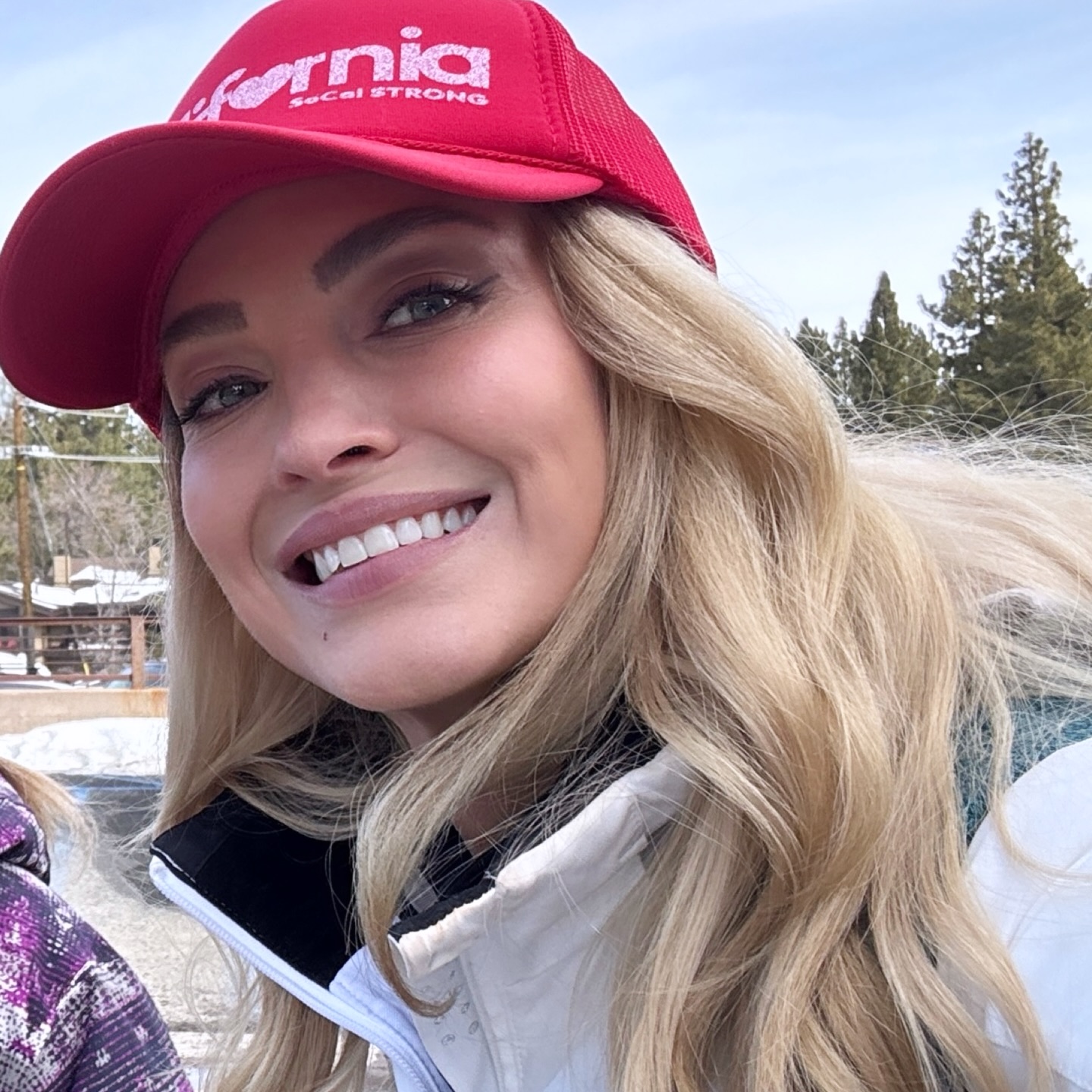 Sun. Snow. Movement.
California keeps surprising me. ☀️❄️🎿
#CaliforniaLiving #SunAndSnow #MountainDays #ActiveLife #WestCoastEnergy