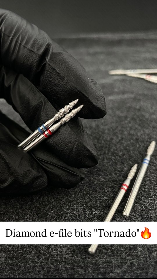 Diamond Tornado E‑file Bit by Nisima 💎
For techs who want speed without losing precision.Spiral diamond coating = smoother glide, less clogging, cleaner cuticle work
Flame “tornado” shape lifts proximal fold and reaches lateral walls with control
Fine, skin‑friendly grit for safe European manicure prep and sensitive clients
Upgrade from classic flame to Tornado for faster prep and a cleaner nail plate in fewer passes.
Now available at nailglow.com.au for professional use.
#nailglowsupplies #nailtechaustralia #brisbanenailtech #manicuresupplies #melburnenails