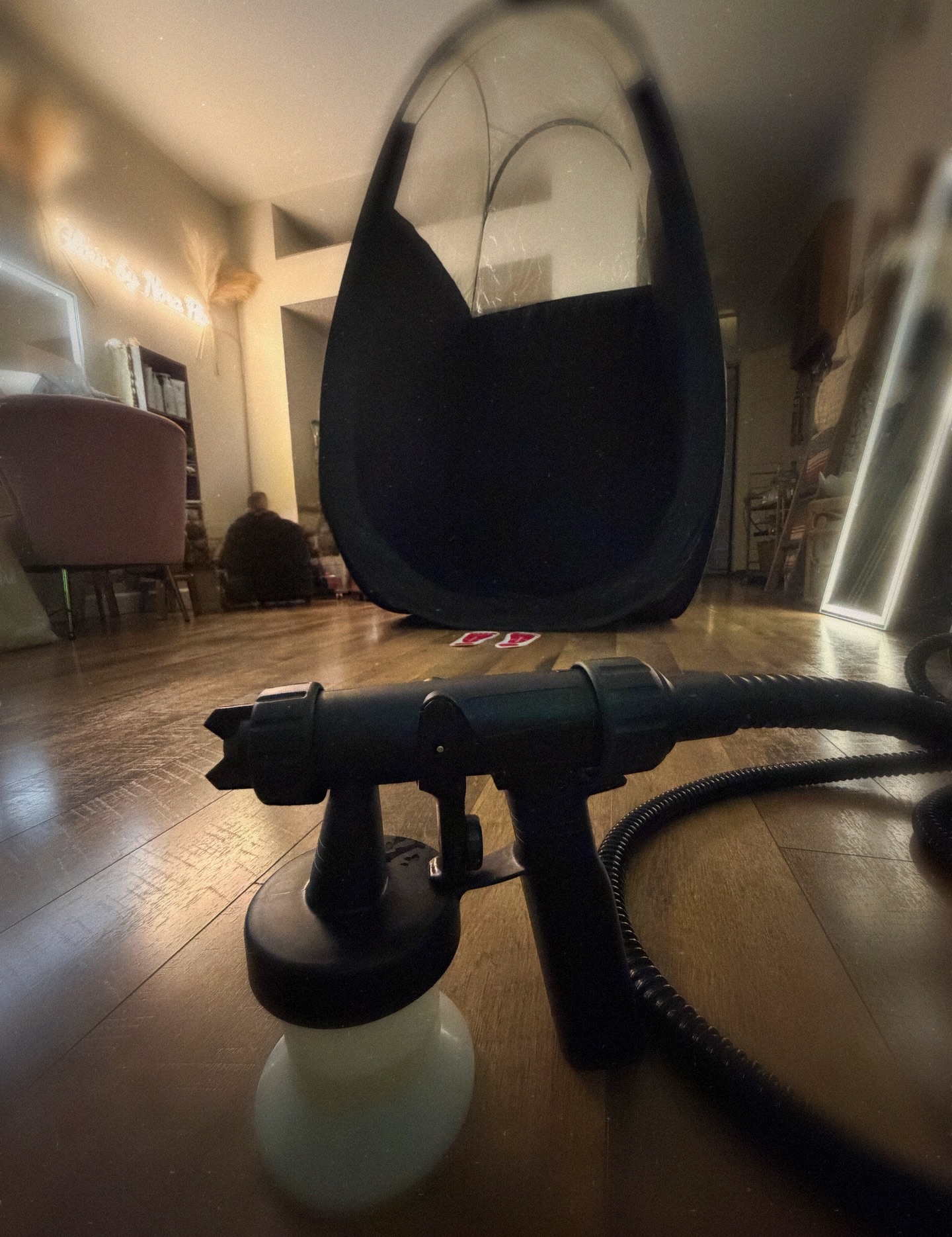 Early+ midday+ late night spray tans available…
Got a big day coming up?
Vacation on the calendar?
Looking a little… winter-toned?
For the girls with places to be and skin that needs to glow. Book today. I got you 🤎✨
#glowbynoraflo #ocspraytans #huntingtonbeachspraytans #mobilespraytans