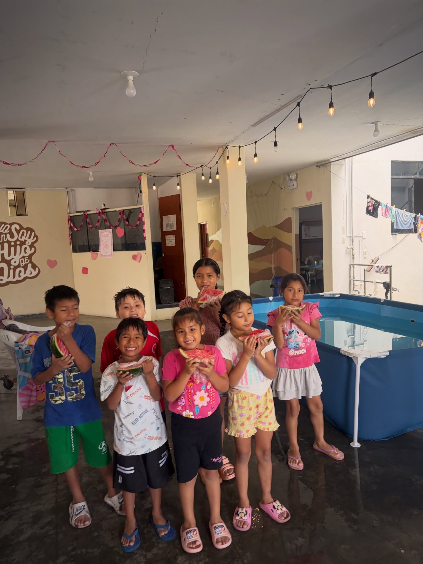 This may be one of our craziest ideas yet, but we had our first ever Pool Day IN MANA with our littles!! 🤩⛱️ They had so much fun and making positive core memories is so important. We are also so grateful for intentional bonding time such as these through our monthly events 🥹 God is Good!
.
Puede que esta sea una de nuestras ideas más locas, pero ¡tuvimos nuestro primer Día de Piscina en MANA con nuestros chiquitos! 🤩⛱️ Se divirtieron muchísimo y crear recuerdos positivos es fundamental. También estamos muy agradecidos por momentos de unión como estos a través de nuestros eventos mensuales. 🥹 ¡Dios es bueno!
#incalinkmana #incalink