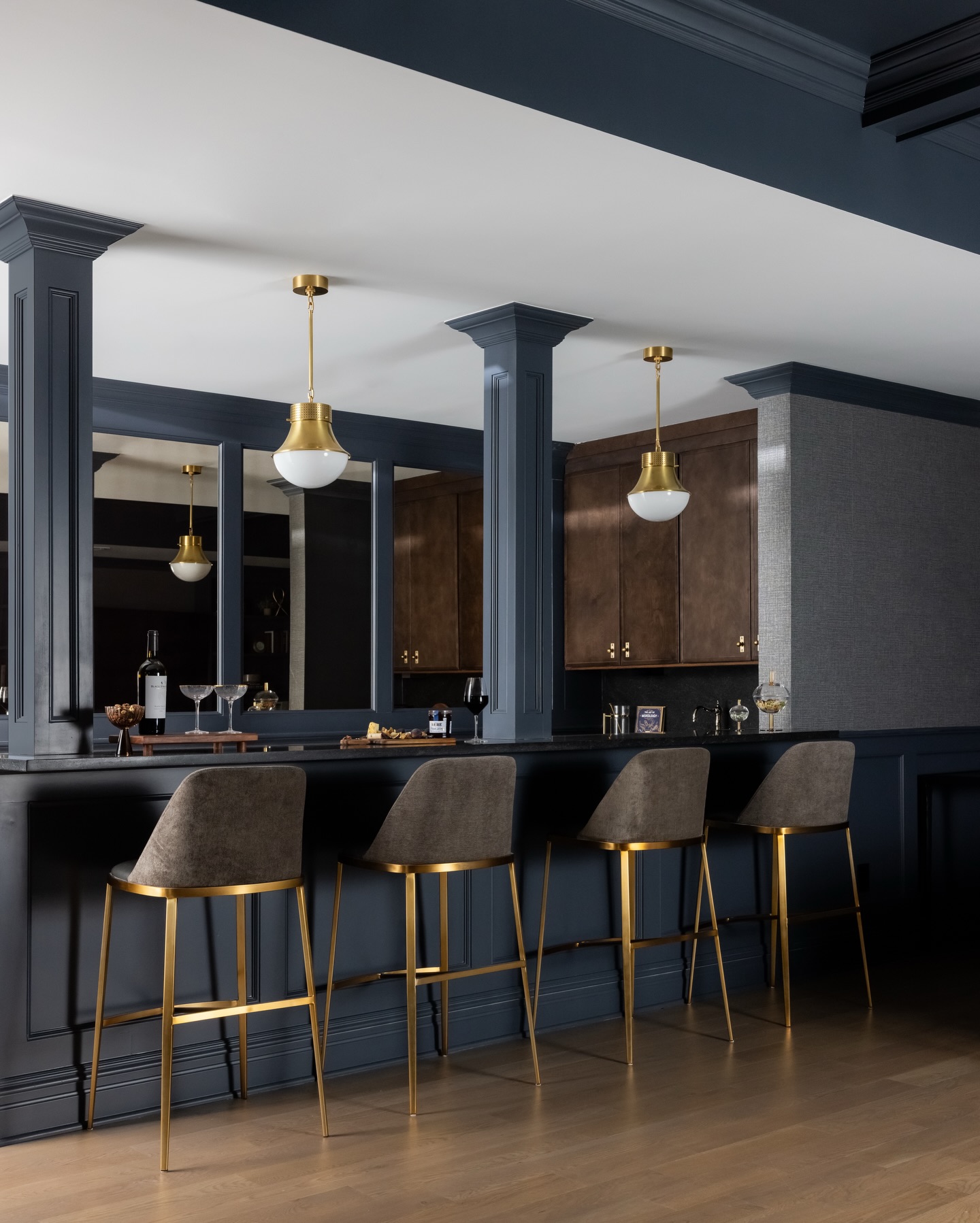 This basement was designed for effortless entertaining.
š Whatās the one design feature you couldnāt live without in your dream hosting space?
Photography: @raquellangworthy.photo
#njinteriordesigner #luxuryinteriordesign #basementdesign