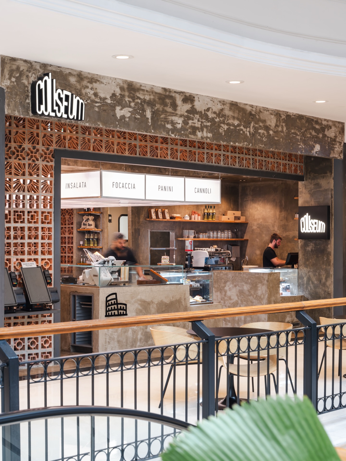 O Coliseum Panini agora tem uma arena no Shopping Pátio Higienópolis, aonde grandes batalhas contra a sua fome acontecem! 🇮🇹
Um projeto desafiador mas muito gratificante!
Foto: @lelalemefoto