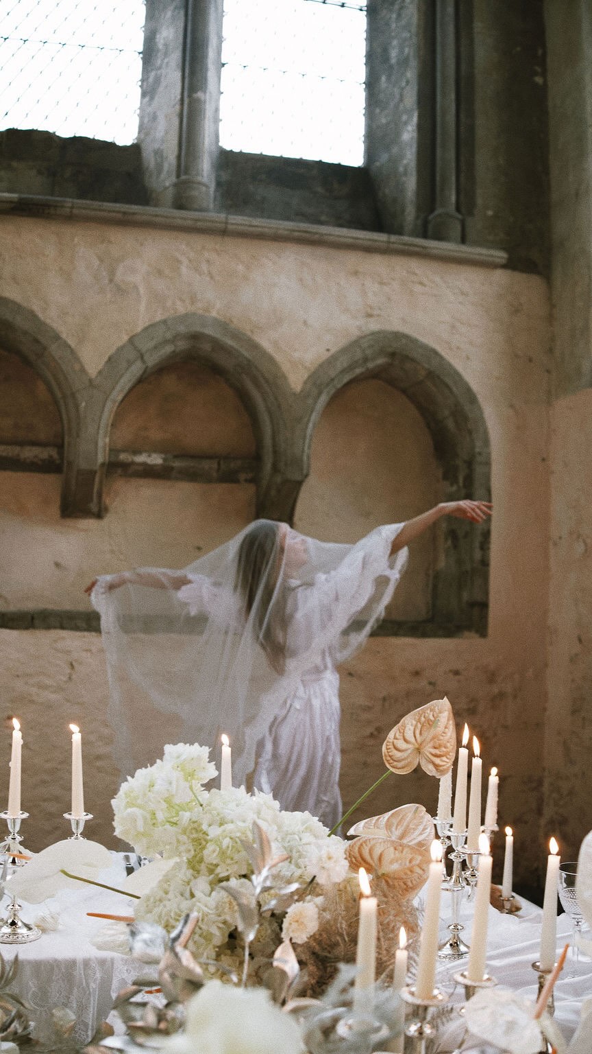 BTS ☁️🕯️🤍
Sometimes, you just want to get a group of people together, and create something beautiful. It was a real treat to get our creative muscles flexed, ahead of a season filled with some really gorgeous styling concepts. Pics to come soon 🤭
Styling and Concept: @lunaandthelane
Photographer: @scarlettcookphotography
Model: @mila.ballerina
Flowers: @willowandwisps
Cake: @annalewiscakedesign
MUA: @rosebudmakeup
Stationary: @thelovelylittledetails
Furniture and props: @lunasprops
Tableware: @placesettings_
#sussexwedding #weddingplanning #weddingstyling #ethereal #clouddancer