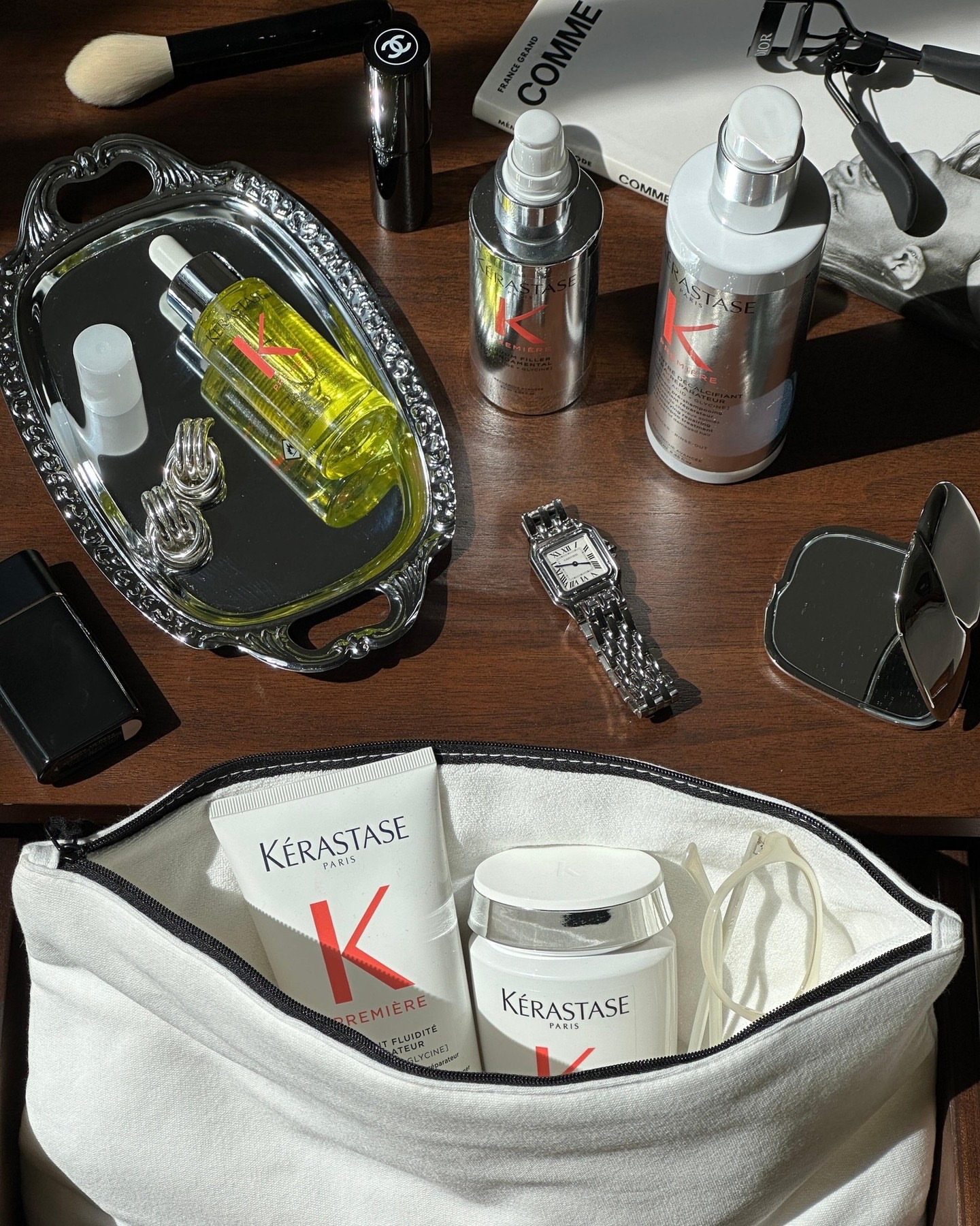 The It-Girl’s essential for city living ft. Première ✨ #bellanellabeauty
Première dual-action technology combats the hidden effects of urban life, from hard water to heat styling, decalcifying and rebuilding keratin links for unmatched strength and shine.
#Kerastase #KerastasePremiere #DamagedHair #ReigniteYourInnerStrength