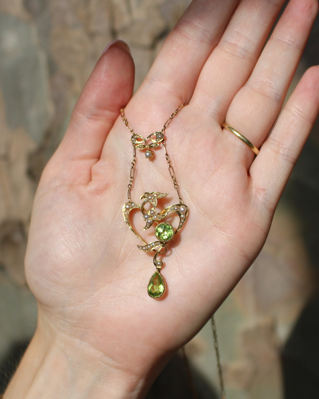 Our March newsletter has just landed and we are celebrating the start of meteorological spring with the soft colours of blossom and a delve into the world of floral jewellery.
To never miss an edit why not sign up via the 🔗 on our website
#marchedit #springjewellery #floraljewelry #antiquejewellery #aquamarine