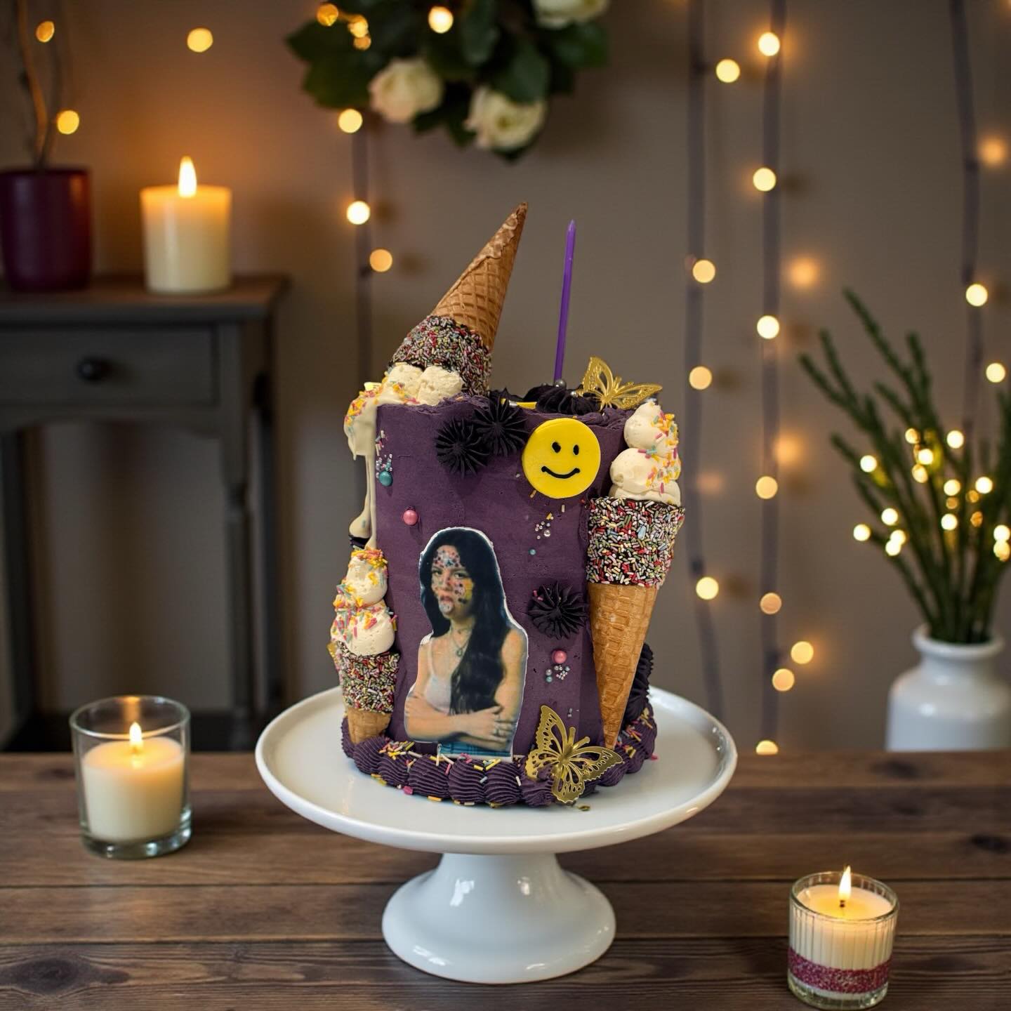 So many celebration cakes at the mo 🤍🥳🎂, let’s start with this “Olivia Rodrigo theme”cake
#oliviarodrigofans #oliviarodrigocake #birthdaycakeideas #celebrationcake