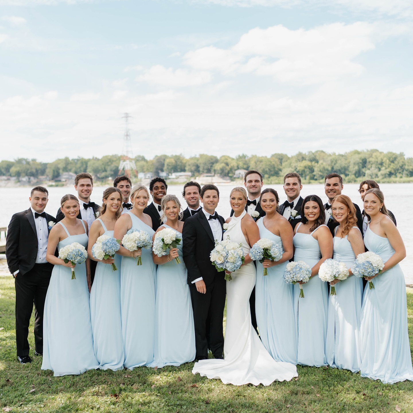 Something blue 💙
#weddingparty #somethingblue #weddingplanner #summerwedding