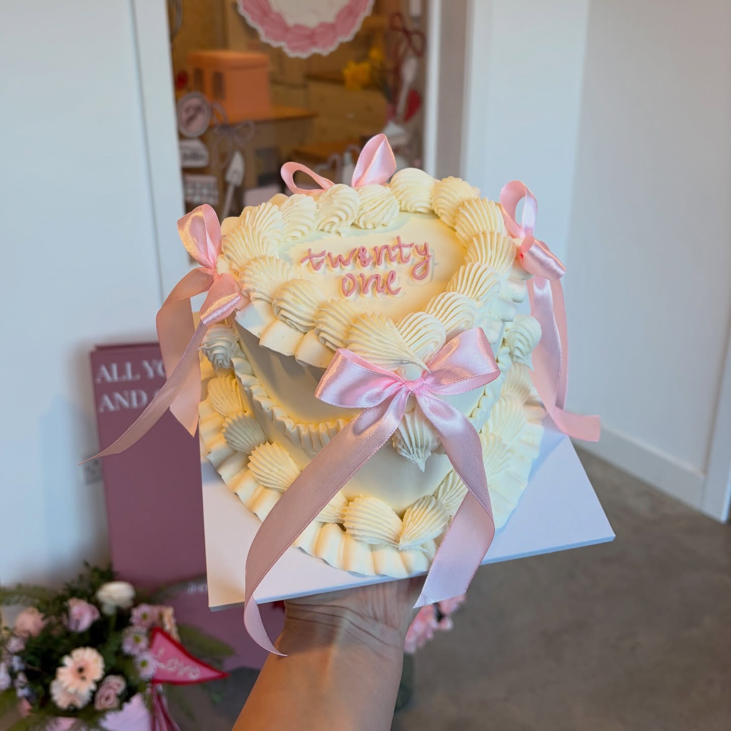 recent slices 🍰✨
lots of lovely cakes recently & so happy that spring colours and flavours are creeping back in 🌸
to order you can message me on here or fill out the order enquiry form on my website!