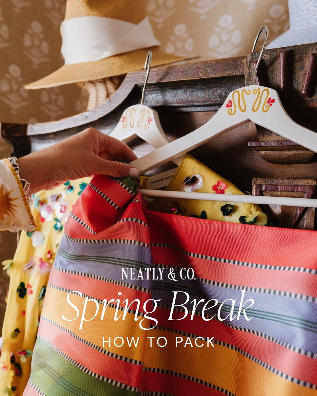 Headed out for spring break? A seamless trip starts well before the suitcase is zipped.
Swipe for my go to packing and prep tips to make both your departure and return feel effortless.
Your future self will thank you!