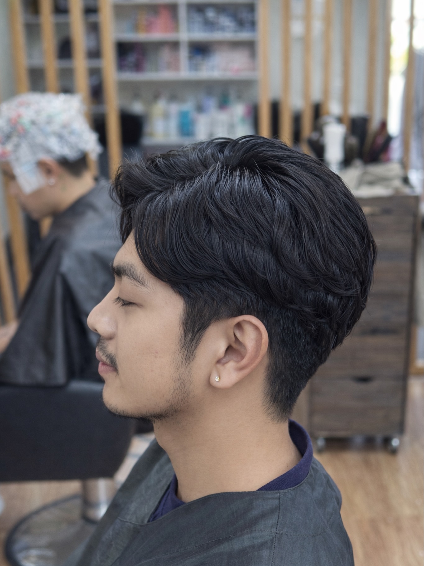 Thinking about upgrading your style?
A Korean perm adds natural volume and movement that a regular cut alone can’t achieve.
Modern. Soft. Low-maintenance.
Experience real Korean texture styling.
#shilohair#aucklandsalon#koreanperm
#menshair#남자펌