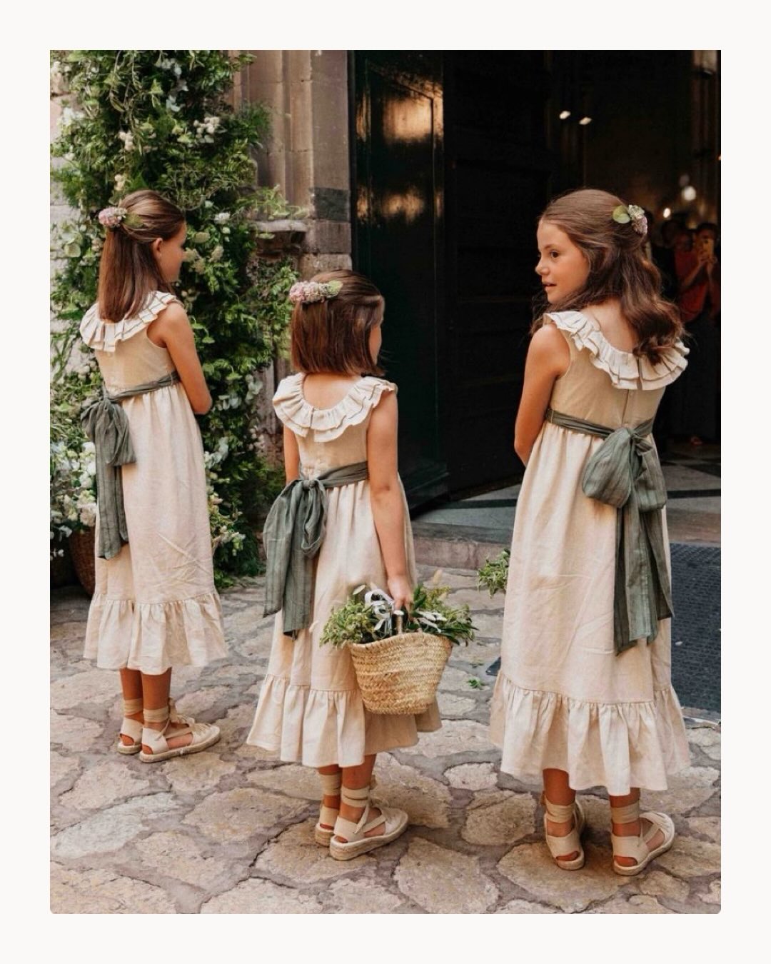 Ideales las fotos de las niñas que acompañaron a de Blanca y Nacho el día de su boda en Mallorca ♥️♥️. El vestido elegido fue el modelo Jimena.