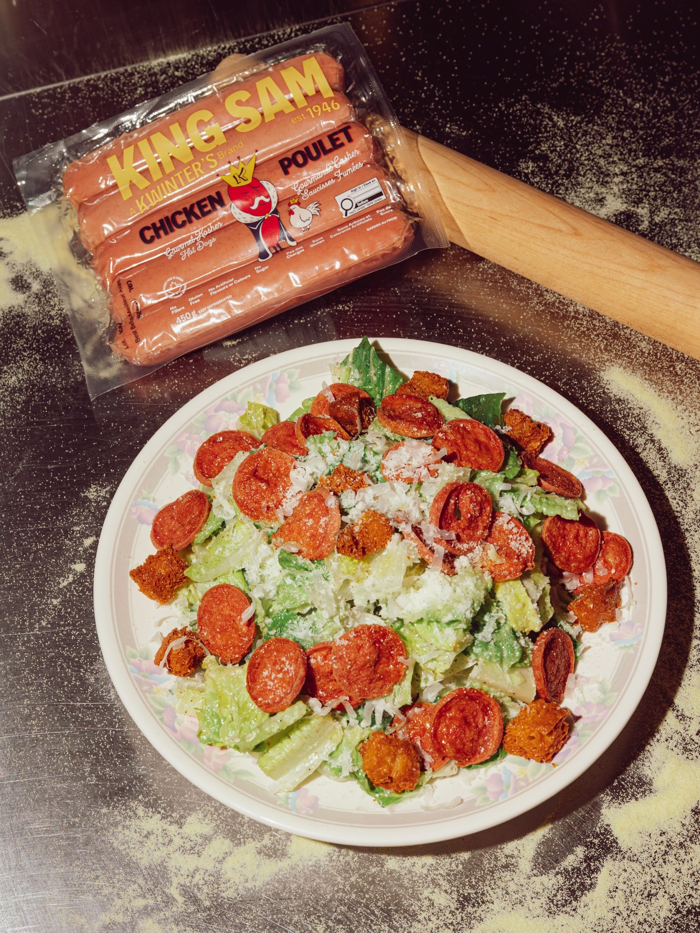 The King Sam Chicken Caesar!
Slice thin.
Pan fry until crisp.
Toss into your favourite Caesar.
No bacon required.
Perfect for dinner this week 🌭👑
📸 @daniel_neuhaus_