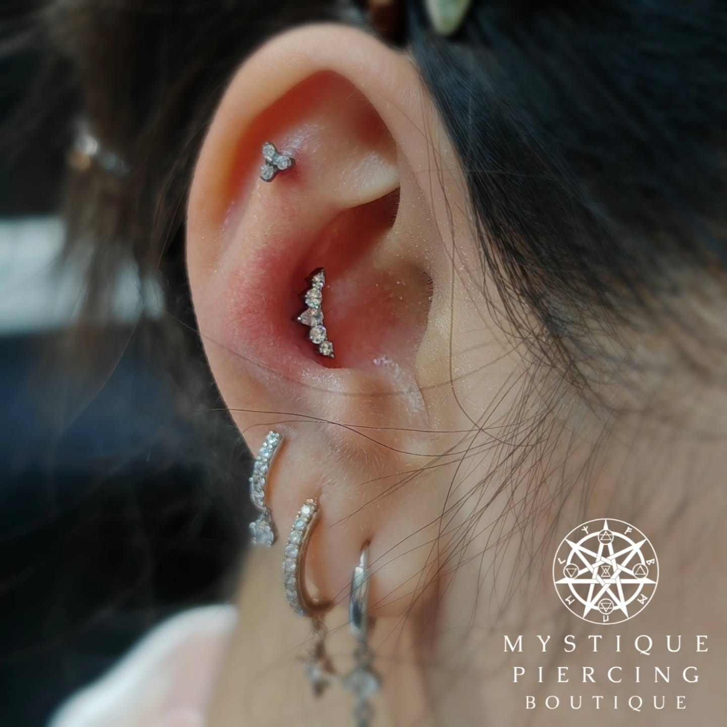 We absolutely love doing conches!
Here's a recent example of one rocking Michelle top from @tremunpiercing
Piercer: @symbiotic_piercing @paid2stab
Using: @probodyart @purklenz
Aftercare: @neilmedpiercingaftercare