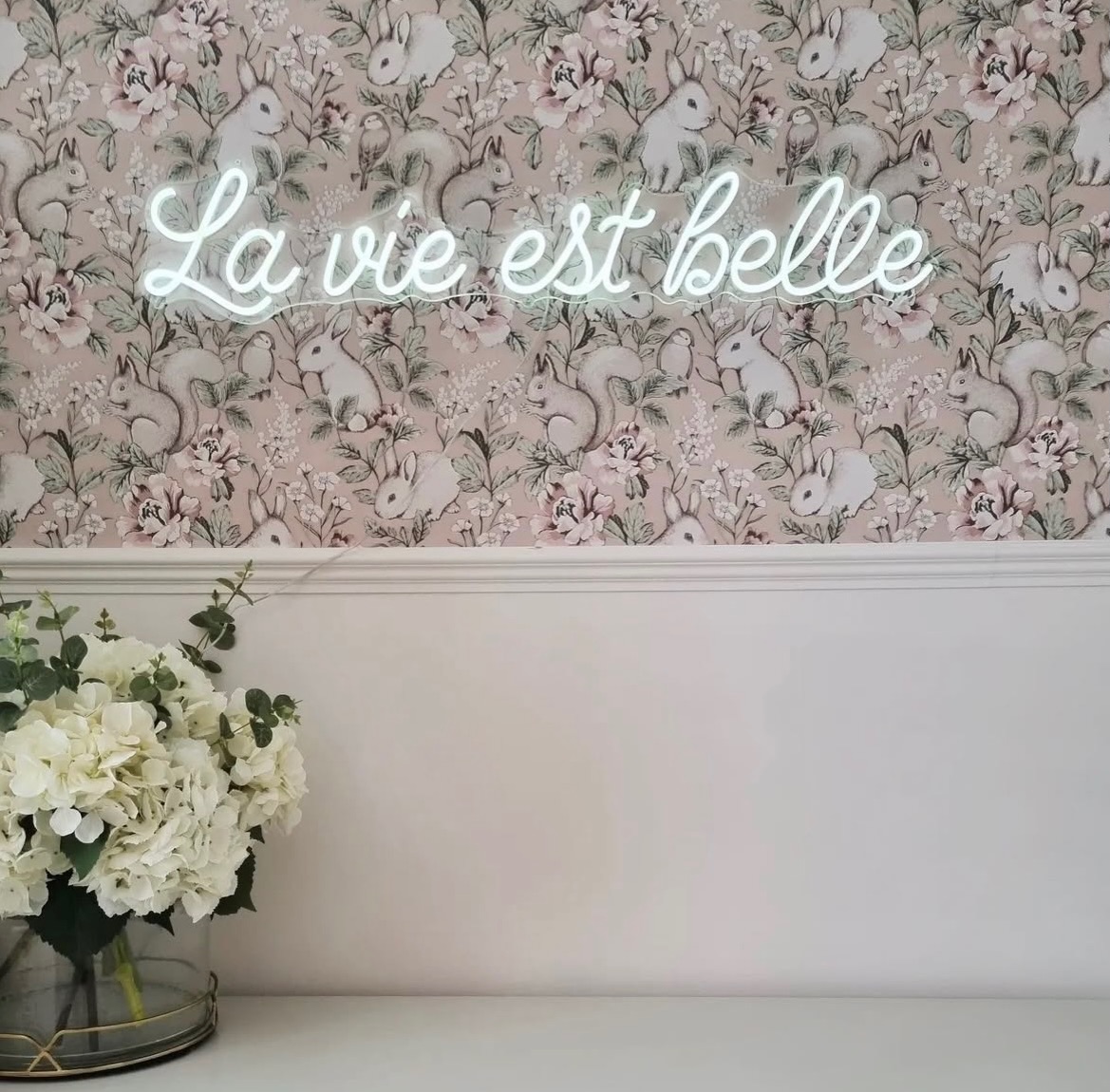 La vie est belle ⭐️
Créez dès maintenant votre néon sur hunt-the-night.com !