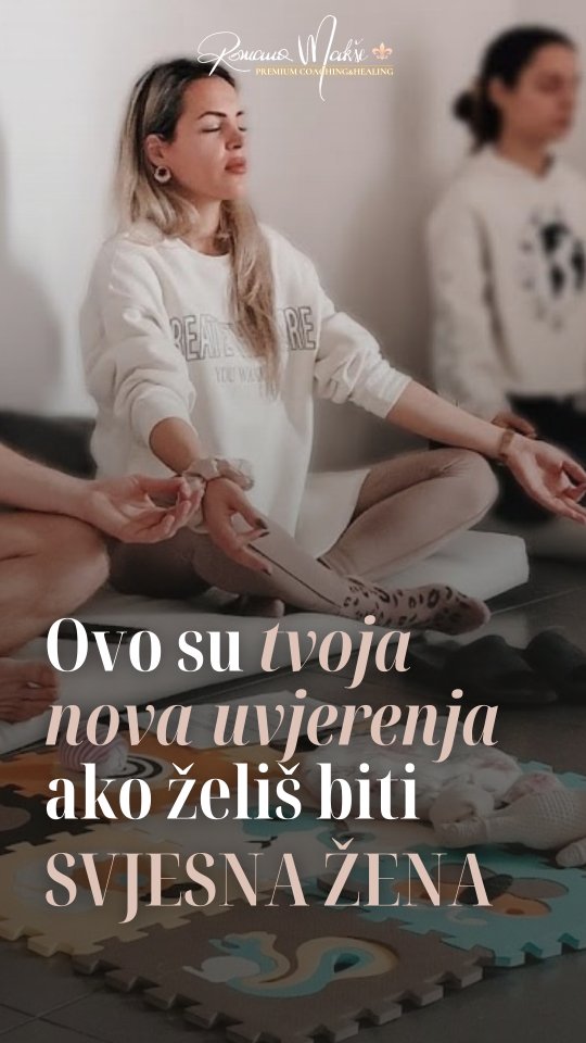 SVJESNA ŽENA
Svjesna žena u svakom trenutku zna tko je i ne gubi izvornu sebe u različitim identitetima koje živi.
Svjesna žena razumije da istovremeno postoji u više dimenzija: kao svijest, tijelo, emocija, um, energija, duh te brine o svakoj posvećeno i jednako.
Svjesna žena prepoznaje i otklanja nekorisne obrasce kako ne bi postali njezina sudbina. Zato ne ponavlja unedogled nesvjesne cikluse.
Svjesna žena zna da nije samo kći, partnerica, majka, profesionalka ~ već cjelovito biće koje bira kako će se izraziti i svjesno ostvariti u svakoj ulozi.
Svjesna žena jasno razlikuje svoje emocije od tuđih i ne nosi terete koji joj ne pripadaju i ne koriste.
Svjesna žena svakodnevno osluškuje i razumije što joj tijelo govori prije nego što tijelo mora "vrištati" i razbolit se da bi dobilo potrebnu njegu i pažnju.
Svjesna žena prepoznaje dinamiku u međuljudskim odnosima ~ vidi namjeru, moć, strah, projekcije...ne doživljava ih osobno i bira svjesno odgovoriti umjesto dramatičnog reagiranja.
Svjesna žena zna da izbor uvijek postoji, čak i onda kad umu izgleda kao da ga nema.
Svjesna žena ne bježi i ne potiskuje "tamu" u sebi i svijetu , ali joj nikada ne daje vlast nad svojim životom.
Svjesna žena zna kada je vrijeme za djelovanje, a kada za regeneraciju i povlačenje u svoju srž, jer poštuje ritam i prepuštena je s pivjerenjem godišnjim dobima života.
Svjesna žena ne poistovjećuje se s prolaznim fazama, zna da su one dio puta, a ne definicija nje same.
Svjesna žena živi budno i aktivno, no iz mekoće i prepuštenosti, bez potrebe da kontrolira sve ishode.
Svjesna žena ne traži istinu negdje vani.
Ona je manifestacija svoje unutarnje istine ~ svaki dan, u svakoj misli, emociji, riječi, ponašanju i izboru.
I zato je njen život savršen.
Jer je stvaran, dubok i svjestan.
Jer je NJEZIN ⚜️🌹