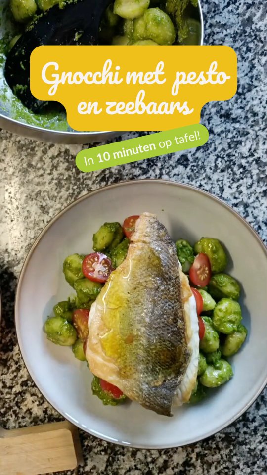 Gnocchi met pesto en crispy zeebaars.
Twee soorten olie. Twee momenten. 🫒
Voor de pesto gebruik je het best Oleef Néos. Vroeg geplukt. Fris. Peperig. Perfect voor koud gebruik en als finishing touch.
Voor het bakken kies je beter Oleef Messara. Zachter van smaak. Stabiel bij warmte.
Zelfde gerecht. Andere rol.
Zo haal je meer uit je olijfolie.
Recept vind je op www.oleef.nl 👌🏼
#oleef #extraolijfolie #makkelijkrecept #gnocchi #zeebaars