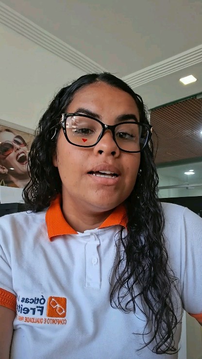 Você é mais #team preto, vermelho, metal ou incolor? 👓✨
O tipo de óculos que a gente escolhe diz muito sobre nossa personalidade.
Agora me conta: qual desses é mais a sua cara? 😍
Vem encontrar o seu na Ótica Lory Freitas 💙🧡
#oculos #estilo #personalidade #oticas senhordobonfim oculosdegrau oculosdesol