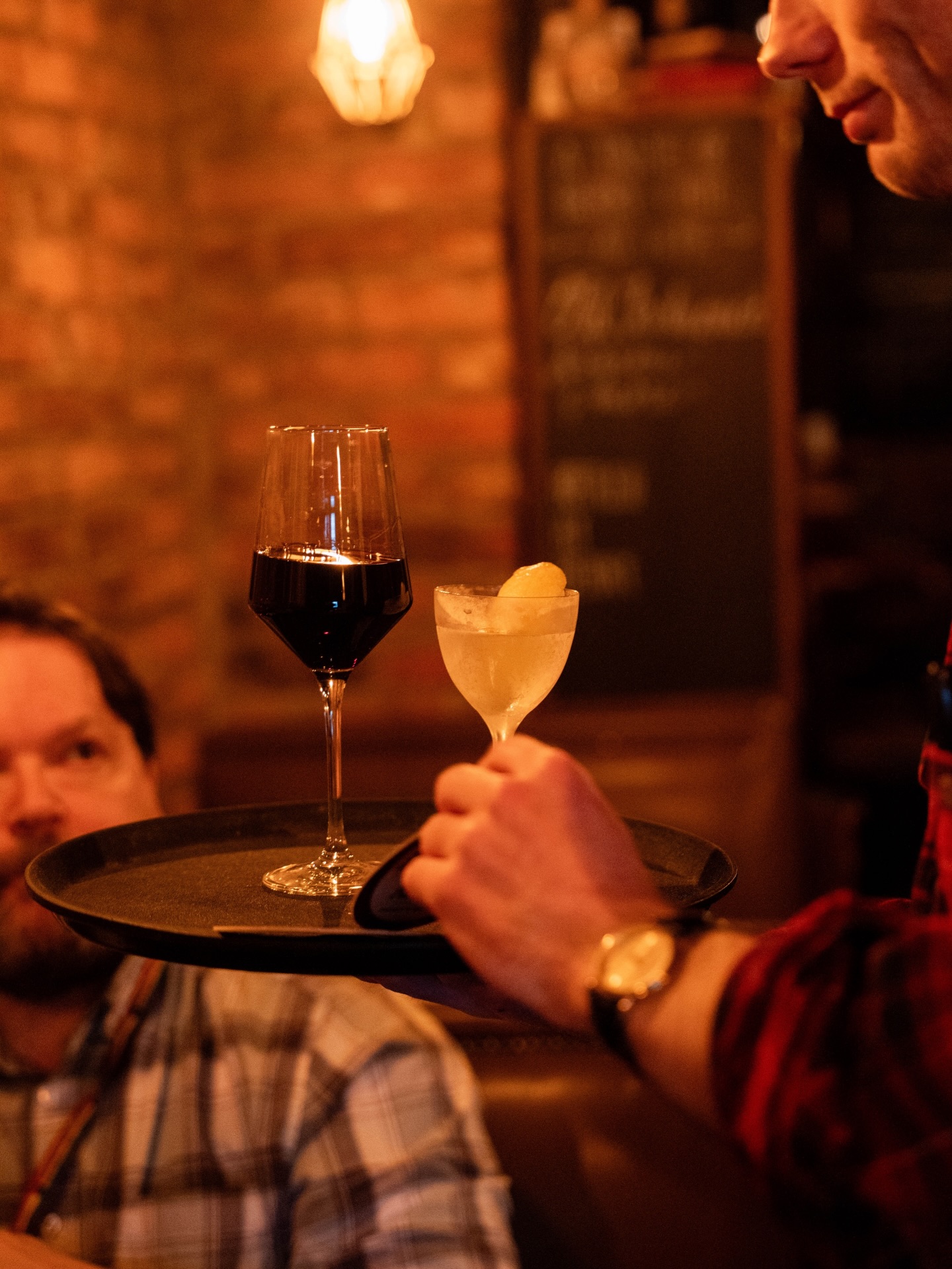 🍷 On the tray this week ....
Drinks for two. A glass of red, and something strong alongside it.
#BerryandRye #SecretBar #Liverpool #Liquor #RedWine