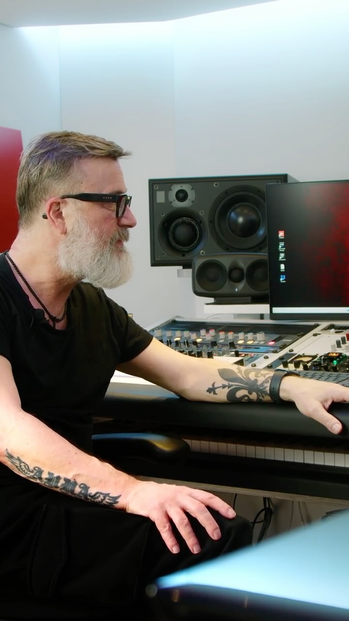 Oggi voglio farvi ascoltare una piccola anteprima di ‘Imperfetto’, il brano che chiude il disco.
Racconta di un uomo che scappa da se stesso, dal futuro, e alla fine non si ritrova mai.
PERFETTO IMPERFETTO, il nuovo album, è in uscita venerdì!
Pre-ordina al link in bio e nelle stories 💜💿
#MarcoMasini #PerfettoImperfetto
@bmgitaly @momyrecords @concerto.official