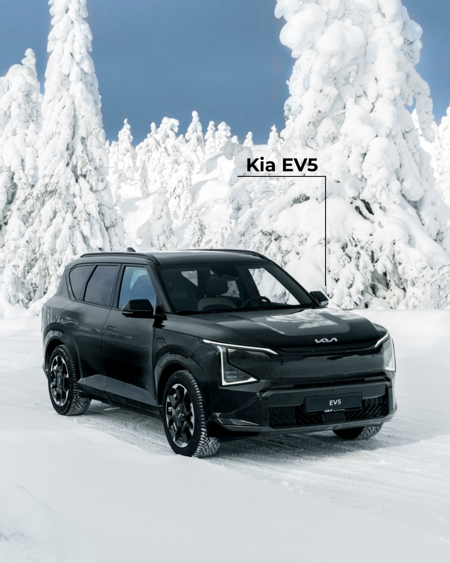 Her er nye Kia EV5 og prisene er her!
En stor SUV med høy bakkeklaring, praktiske løsninger og kjempe stor innvendig plass 🚙 Firehjulstrekk, god takhøyde og masse lagringsrom. Bagasjerommet er på hele 566 liter (1.650 liter med seteryggen nedfelt) og frunk på 44 liter, så her har du plass til alt du må ha med deg på tur 🏔️ Vi gleder oss!
Sjekk ut link i bio for pris 😍
Vil du vite mer eller få beskjed når den ankommer oss på Rødmyr? Send en mail til martin.stulen@starbil.no eller thomash@starbil.no 🌟