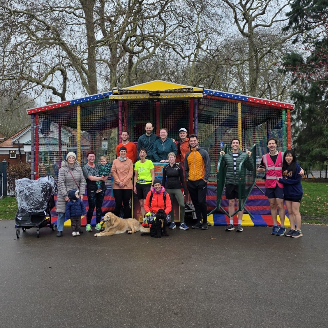 On Saturday, we parkrun! Or parkwalk. Or volunteer. Either way, what a start to the weekend! Join us for parkrun next week, followed by coffee and quizzing ☕️
.
#parkrun #parkrunuk #fulhampalaceparkrun #runningclub #runnersofinstagram