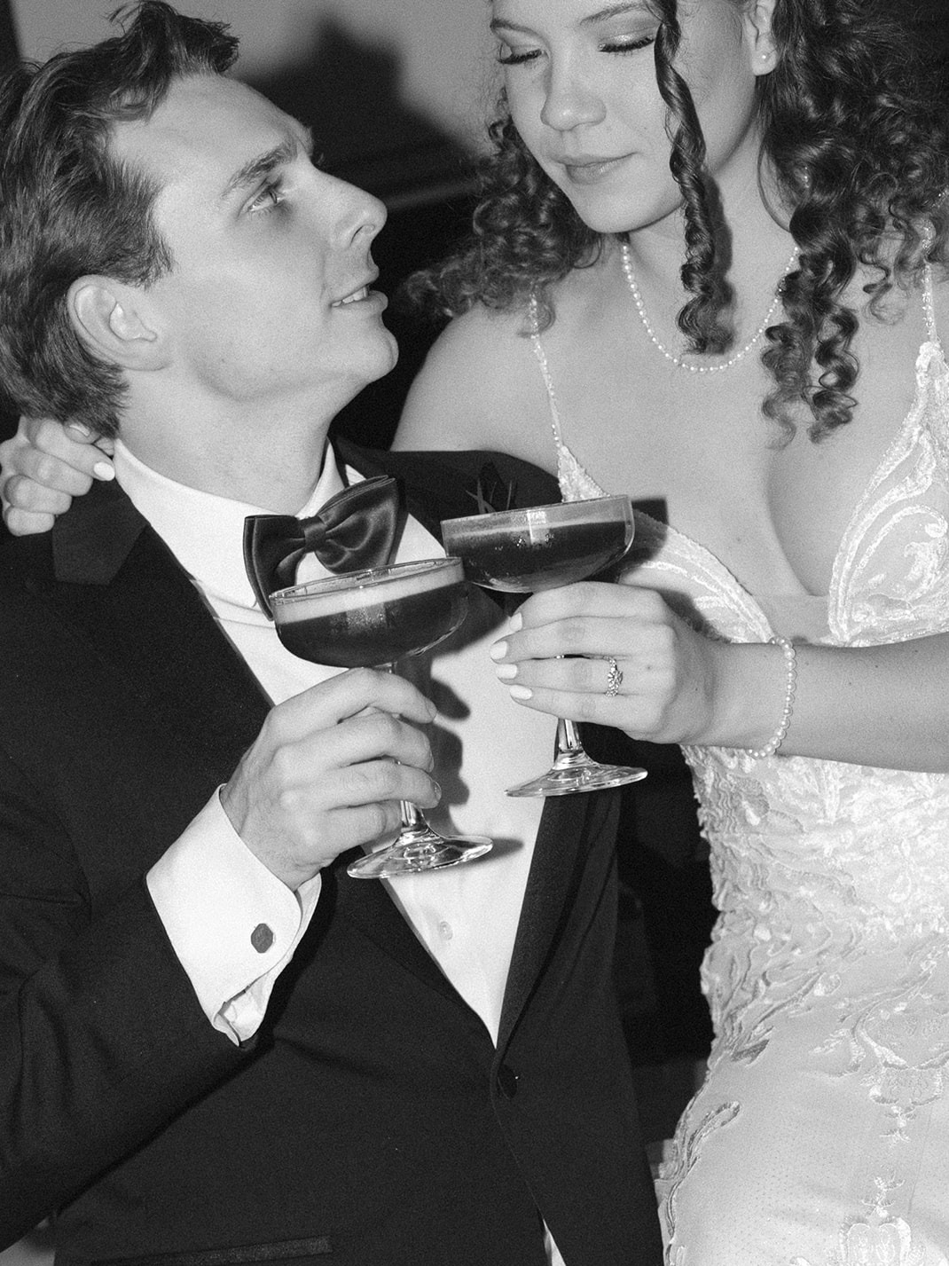 His, hers, and happily ever after.🥂
Need bar service for your next event? Click the link in bio to learn more about Winston's Mobile Bar Services!
Lauren & Joshua 11.22.25
Photographer: @averykatephoto