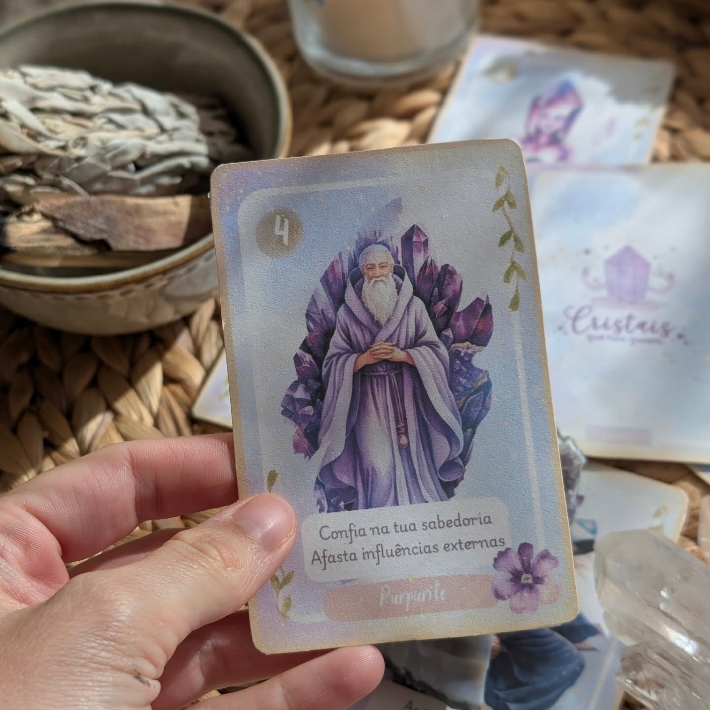 Hoje é um bom dia para qualquer coisa...
Se passarmos a vida á espera do momento ideal vamos desperdiçar milhares de oportunidades. Os astros, a numerologia, as mensagens dão-nos dicas quando estamos perdidos, revelam as maiores janelas de oportunidade e os cristais dão nos um empurrãozinho mas o grande passo é interno.
Vais continuar á espera do momento certo ou vais confiar em ti, afastar medos e inseguranças e não deixar para amanhã o que queres fazer hoje?
#refletesobreisto #oraculo #cristaisquenosguiam #MeditaçãoComCristais #espiritualidadenapratica