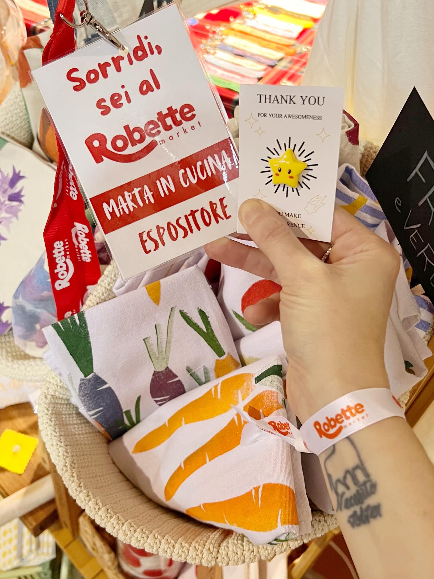 📣 PRIMO MARKET DELLA STAGIONE
Cari gentili lettori,
si apre la stagione mondan…. Ah no… si apre ufficialmente la stagione dei MARKET HAND MADE E VINTAGE!
Oggi @robettemarket fino alle 20:00
DAIIIII!! Che si sta benissimo!