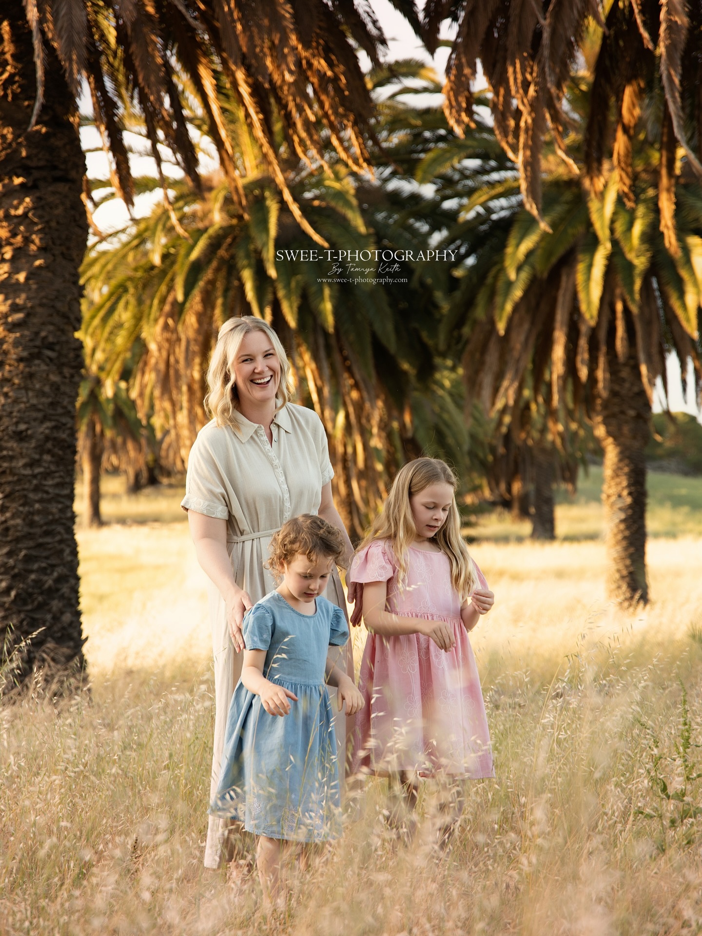 Golden light, soft giggles and the sweetest kind of love 🤍
Amanda and her beautiful girls, Lilly & Quinn, soaked up the dreamiest Barossa sunset together. The way these three laugh, cuddle and look at each other is everything I love about family sessions — natural, warm and completely heartfelt.
🤩 Secure your golden hour family session by clicking the link below and getting in touch. 👇
Mention SAVE15 to receive 15% off your session.
https://www.swee-t-photography.com/familysunsetsessions
© 2025 Swee-t-Photography | Barossa’s Newborn Photographer
https://www.instagram.com/swee.t.photography/
#barossafamilyphotographer #barossafamilyphotography #barossasunsetsession #bluehourphotography #barossanewbornphotographer barossanewbornphotography barossababyphotographer barossamaternityphotographer barossastudio