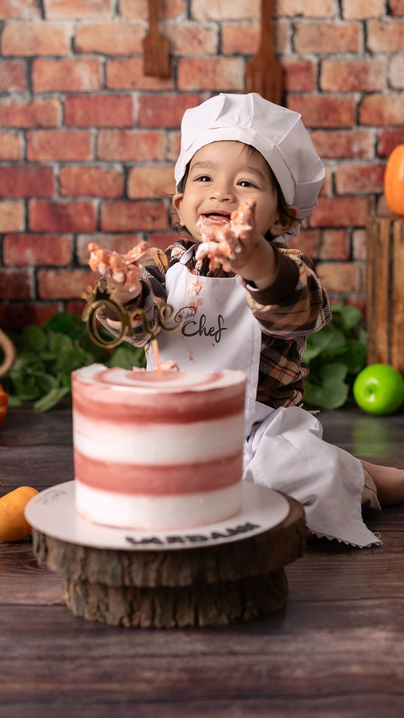 Adorable 1 year baby boy photoshoot captured with creative kitchen setup and aeroplane theme at our studio. These milestone moments are priceless and deserve to be preserved beautifully. From playful expressions to cute smiles, every frame tells a story of childhood joy and innocence.
At Dheer’s Photography – Bhopal, we create artistic setups for baby photoshoots, first birthday shoots, cake smash sessions, and milestone photography with professional lighting and safe baby-friendly props.
✨ “Childhood passes quickly, but memories captured in photographs last forever.”
📍 Studio: Dheer’s Photography, Bhopal
📞 Call/WhatsApp: 9827356123
🌐 Website: www.dheersphotography.com
#babyphotoshootbhopal #1yearbabyphotoshoot #babyboyphotoshoot #firstbirthdayphotoshoot #cakesmashbhopal babyshootbhopal bhopalphotographer babyphotographyindia dheersphotography bhopalmoms milestonebabyshoot bhopalbabyshoot bhopalbabyphotographer creativebabyshoot babystudiophotoshoot