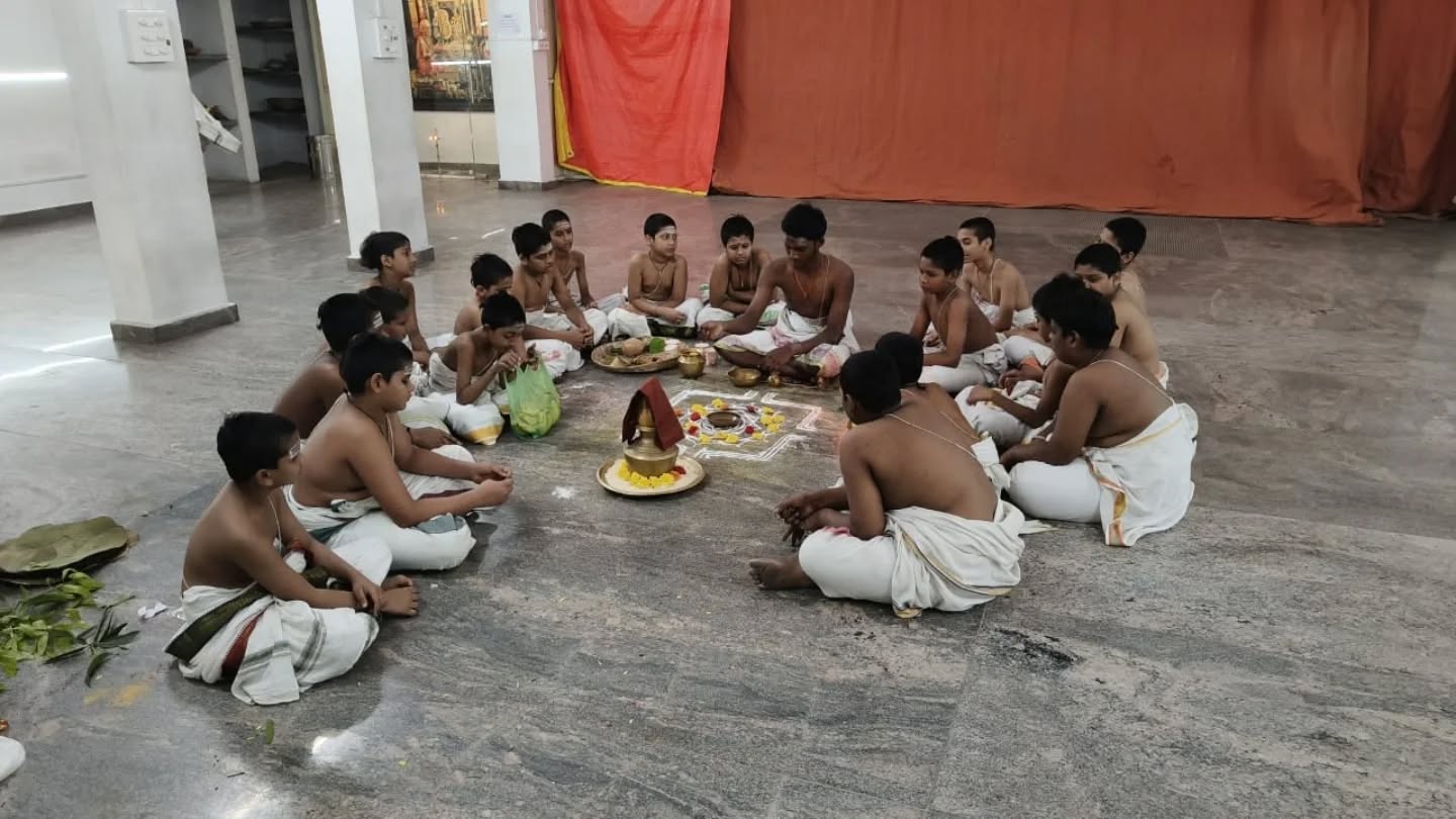 Suryanamaskar Pooja at Srimatam Alipiri, Tirupati by our Perumalapalli Vidhyarthis on 1st March'26
#ivakanchikamakoti #kanchikamakoti #thirupathi #periyava #kanchikamakotimutt