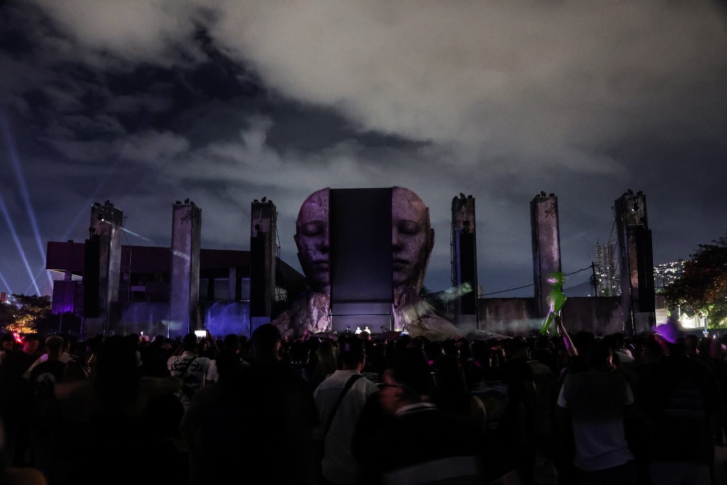 ▪️ Evento: @core.medellin @core.world
▪️Organizar: @breakfast_live
📌Nota completa en Bloggaleriadearte.com
El pasado 20 y 21 de febrero, el Parque Norte se transformó nuevamente en el epicentro del sonido electrónico global.