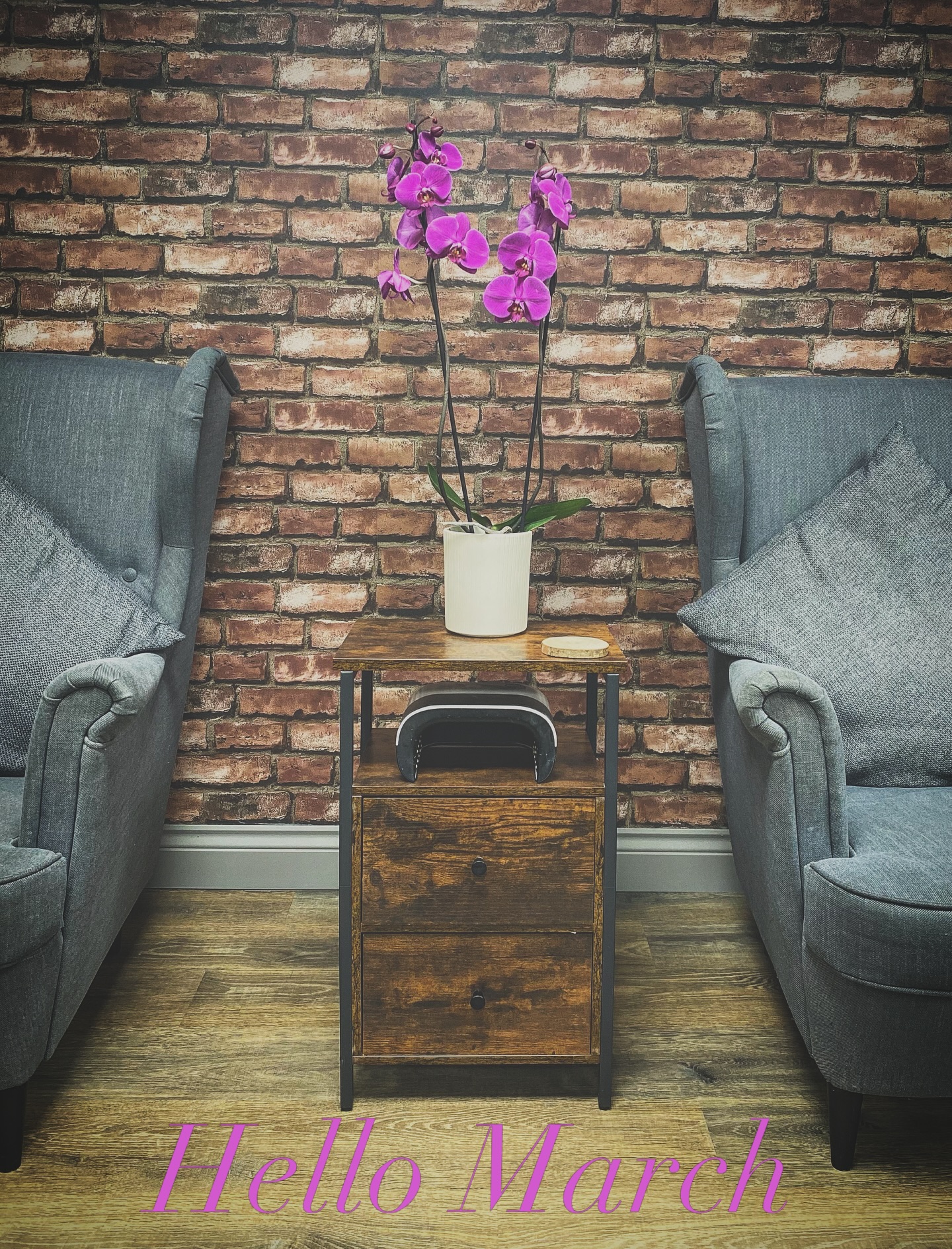 Welcome March 🩷
New month. New treatments. New results pending… ✨
We are celebrating lots of Serenity birthdays this month💌
🩷Connie
🩷Emily
🩷Julia
🩷Jan
A month of celebrations and glowing skin ahead 🤍