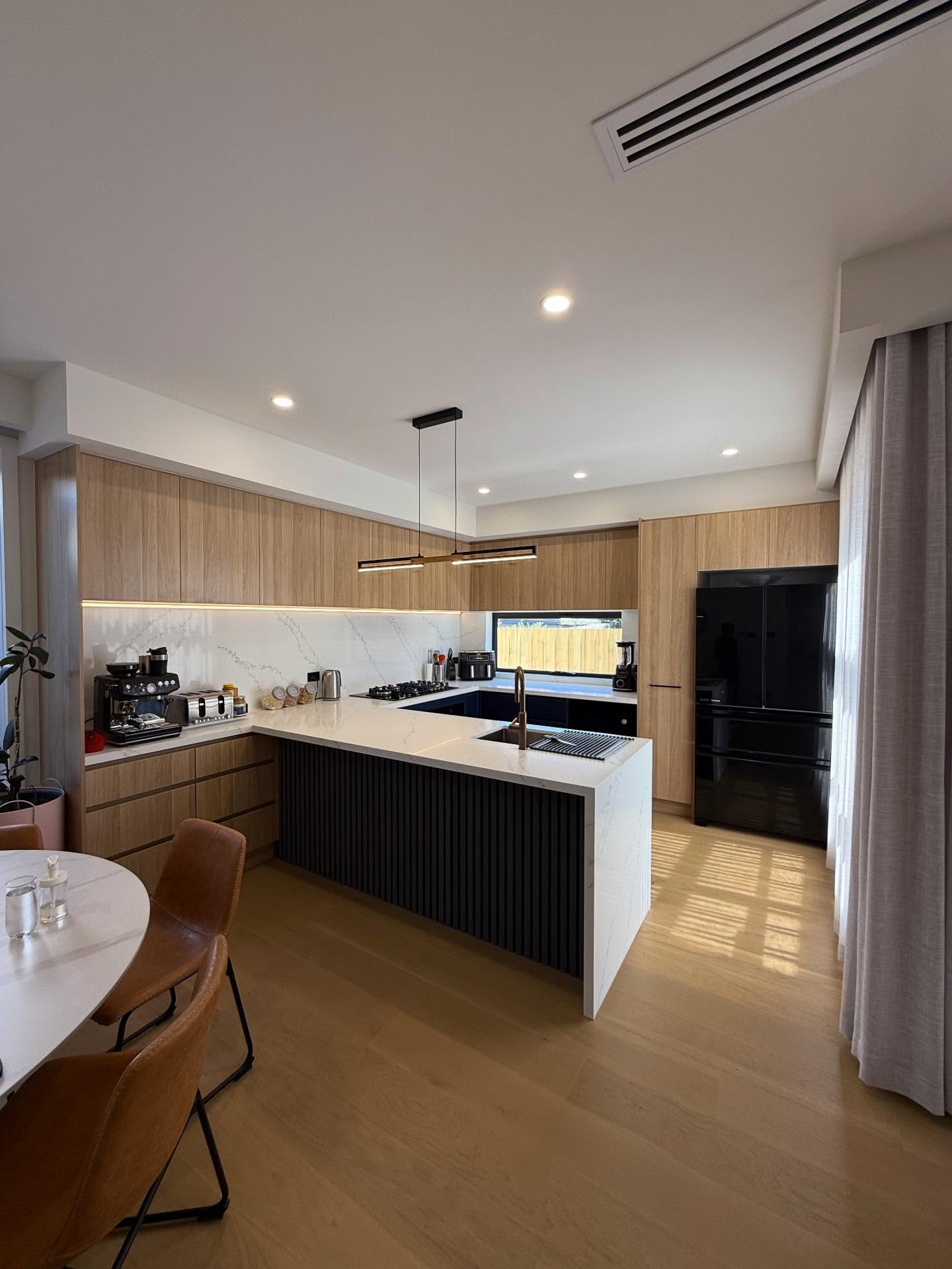 Final check over our Oakleigh project today.
Beautiful natural light filling the home and creating such a calm, inviting ambience. Always special seeing a design come to life. #residential design
#newhomebuild
#customhome
#designprocess
#projectwalkthroughs