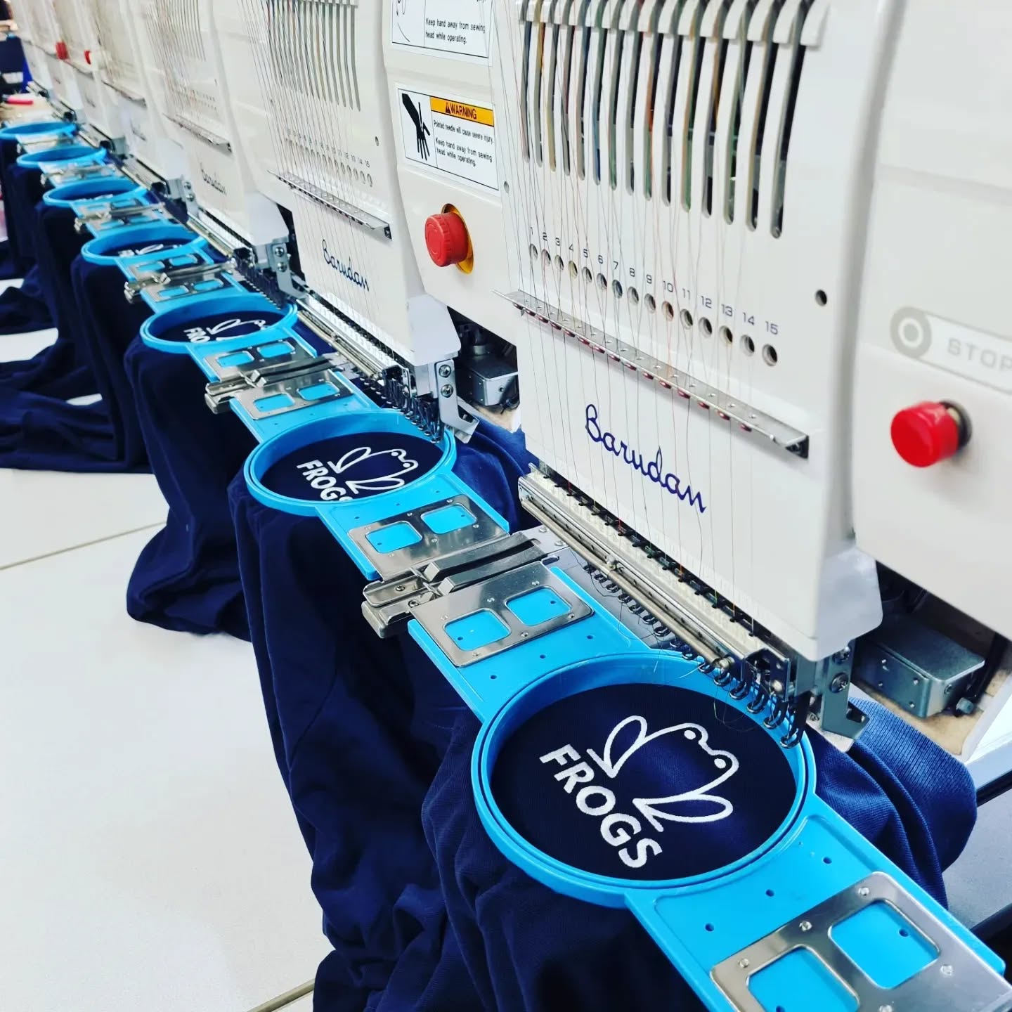 🌧All this rain we have had recently, perfect weather for.......
.
.
#frogs #frogsofinstagram
#workwear #embroidery
#leavershoodies #embroideredclothing #personalisedclothing