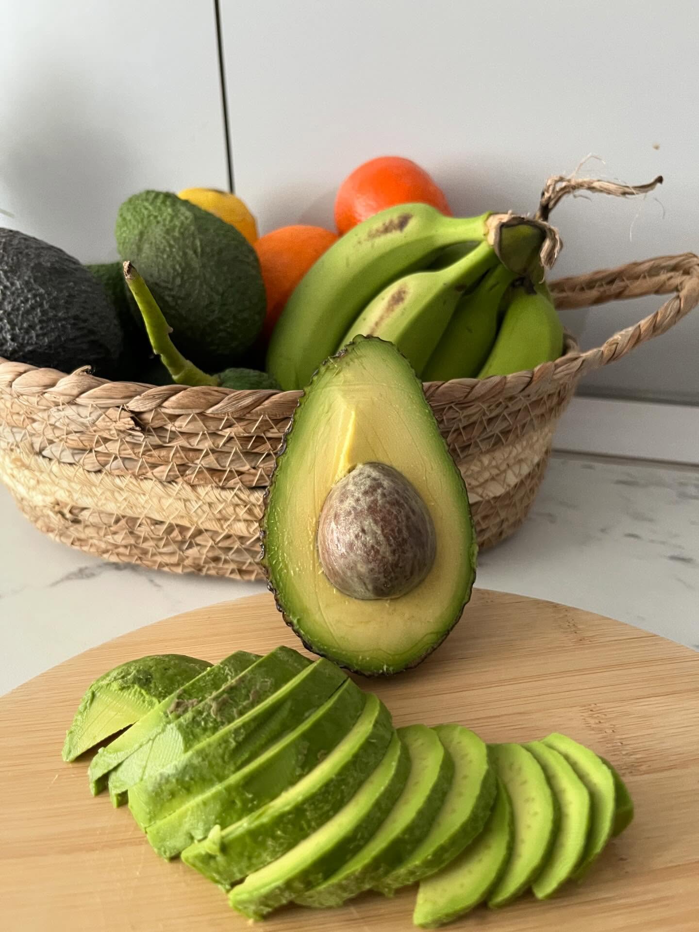 İçi böyle kremamsı, rengi böyle canlıysa doğru zamandasınız demektir 💚
Doğallığı, tazeliği ve lezzeti bir arada🥑
.
.
.
.
.
.
.
.
.
.
.
.
.
.
#sağlık #yemek #keşfetteyim #organic #avocado