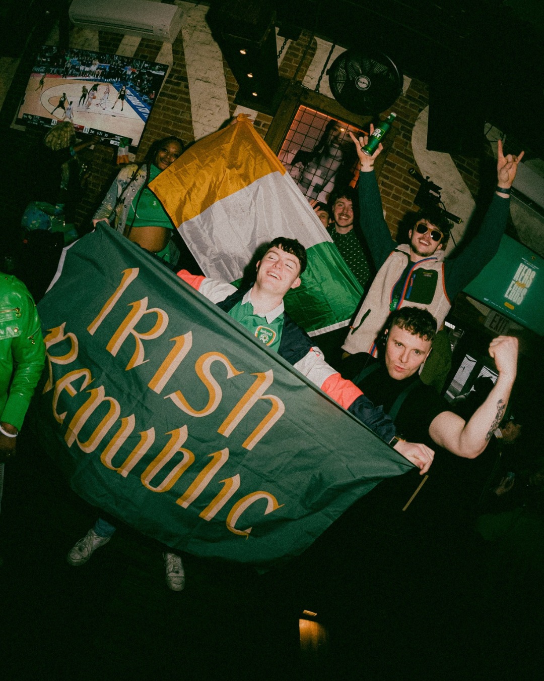 BARLEY HOUSE ST. PATRICK'S DAY!
Join us on March 17th (OPEN EARLY AT 10 AM) for:
-GREEN BEER ON DRAFT
-SHOT FEATURES
-HOT CORNED BEEF & OTHER FOOD SPECIALS
-SIGNATURE PADDYS DAY COCKTAILS
GUEST LISTS IN BIO!
VIP: 2167803009
#barleyhouse #cleveland #clevelandohio #stpatricksday #nightlife