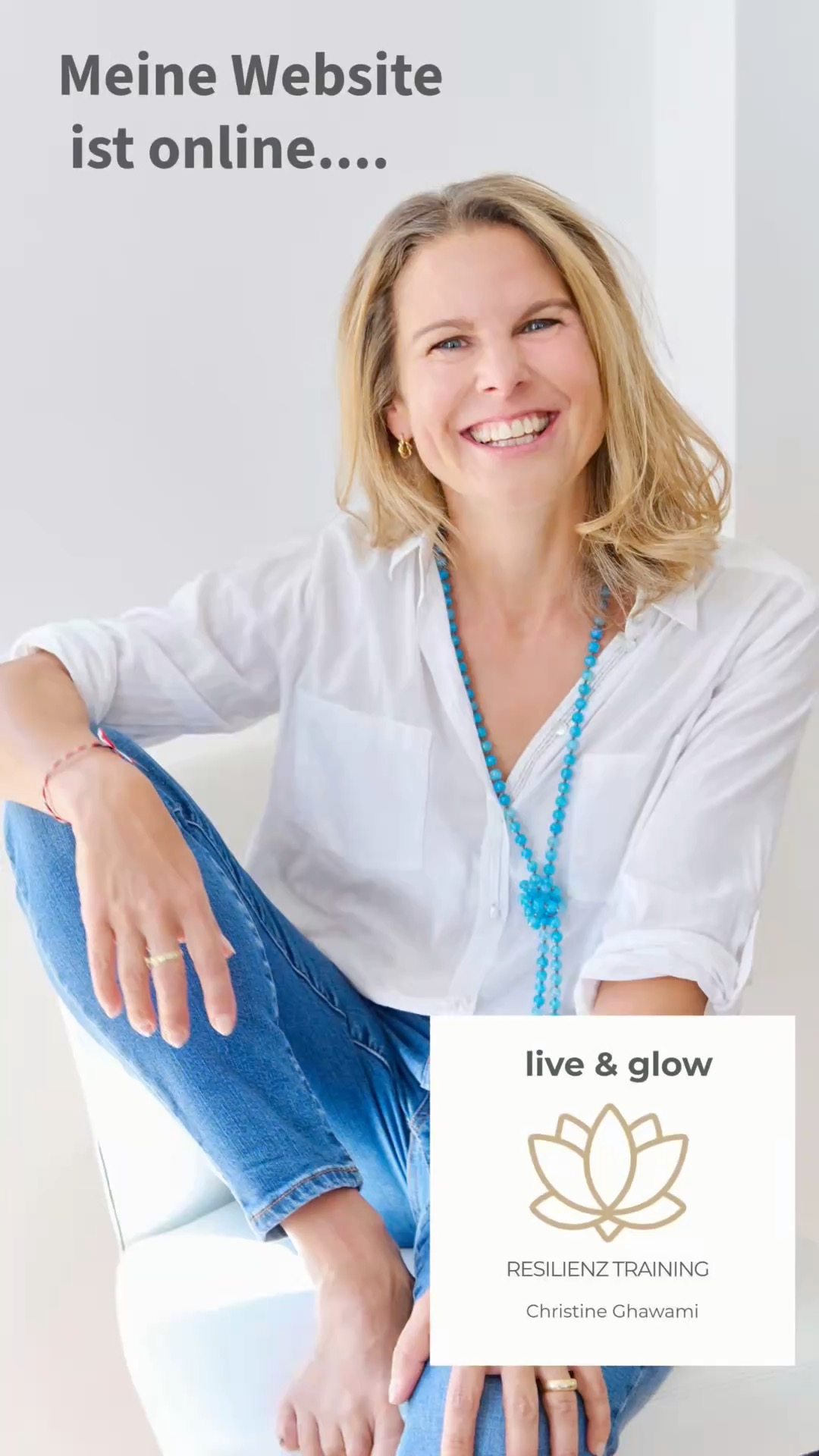 Meine Webseite ist fertig und ich bin mega stolz 😊!
Leider wurde vielen von uns als Kinder beigebracht, dass Eigenlob stinkt. Dabei ist Eigenlob etwas völlig anderes als Angeben.
Es ist wichtig anzuerkennen, was man geschafft hat, denn es fördert unsere Selbstwirksamkeit. Sie ist eine wichtige Säule der Resilienz, unserer psychischen Widerstandsfähigkeit.
Ich freue mich auf euren Besuch unter www.liveandglow.co
Vielen Dank für die großartigen Portraitfotos @maren.richter 🙏
#resilienz, #resilienzstärken, #selbstwirksamkeit, #selbstliebe