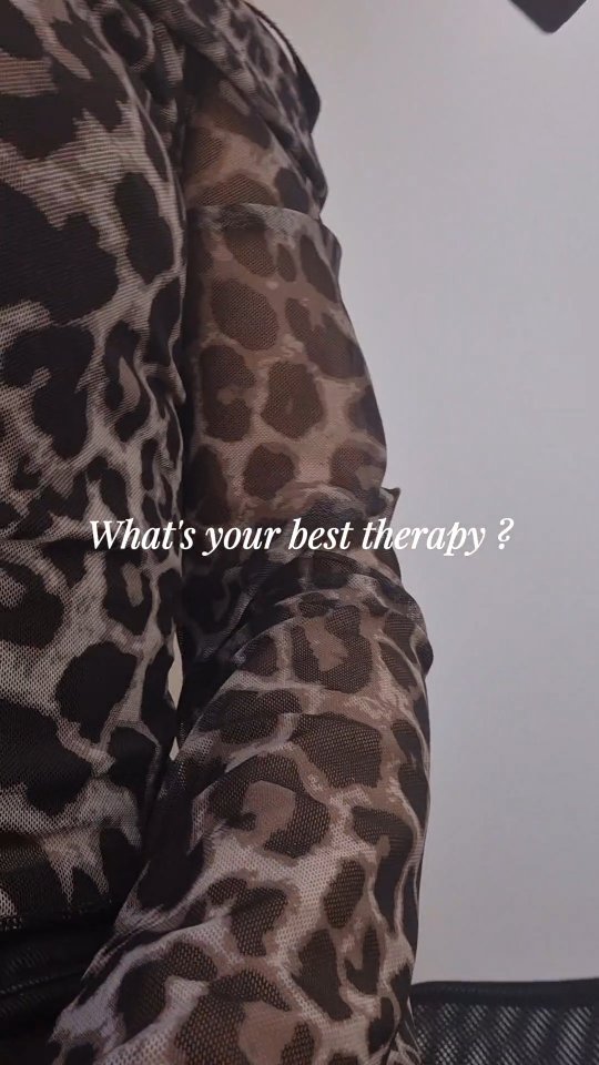 What’s your best therapy?
For me… this. 🫶🏻
Créer, perfectionner, sublimer.
Depuis mes débuts, chaque pose m’a permis d’affiner ma technique et de proposer aujourd’hui des extensions sur mesure, adaptées à la nature et à la santé de chaque cil.🌱
Un beau regard ne devrait pas être occasionnel.
Il mérite régularité, précision et suivi.
C’est pour ça que j’ai créé des abonnements :
pour celles qui veulent un regard impeccable toute l’année,
sans stress, sans surprise, avec un accompagnement personnalisé.
Les places sont limitées pour garantir la qualité et le suivi de chacune.
📍 Réservation directement via le lien en bio.
#extensionscilsnaturelles #extensiondecilsannecy #cilsnaturels #institutbeauteannecy #cilsannecy