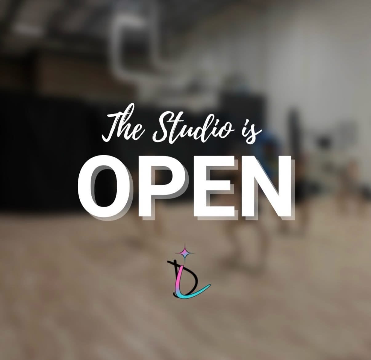Hi dance family! The studio is open tonight for all classes! 🤩